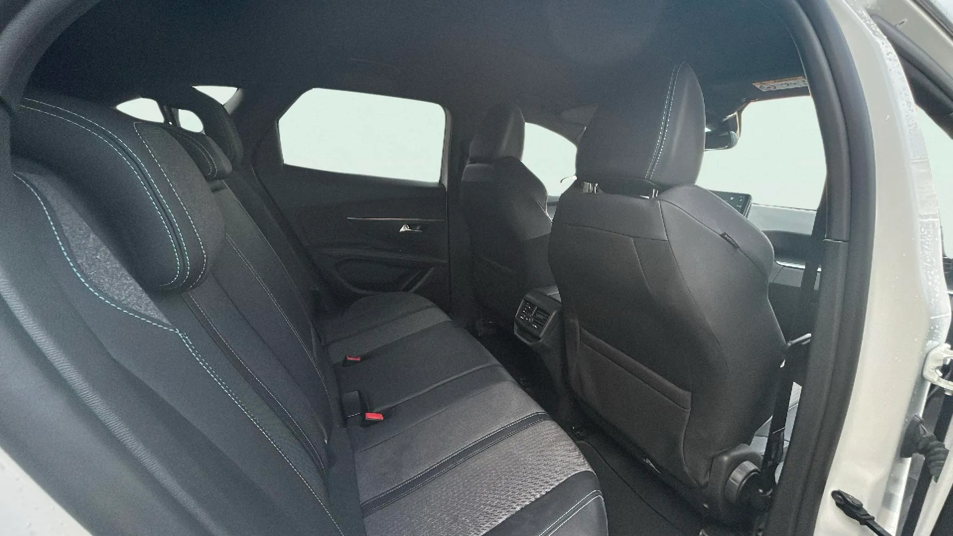 Peugeot 3008 1.2 PureTech Allure Pack - foto 20