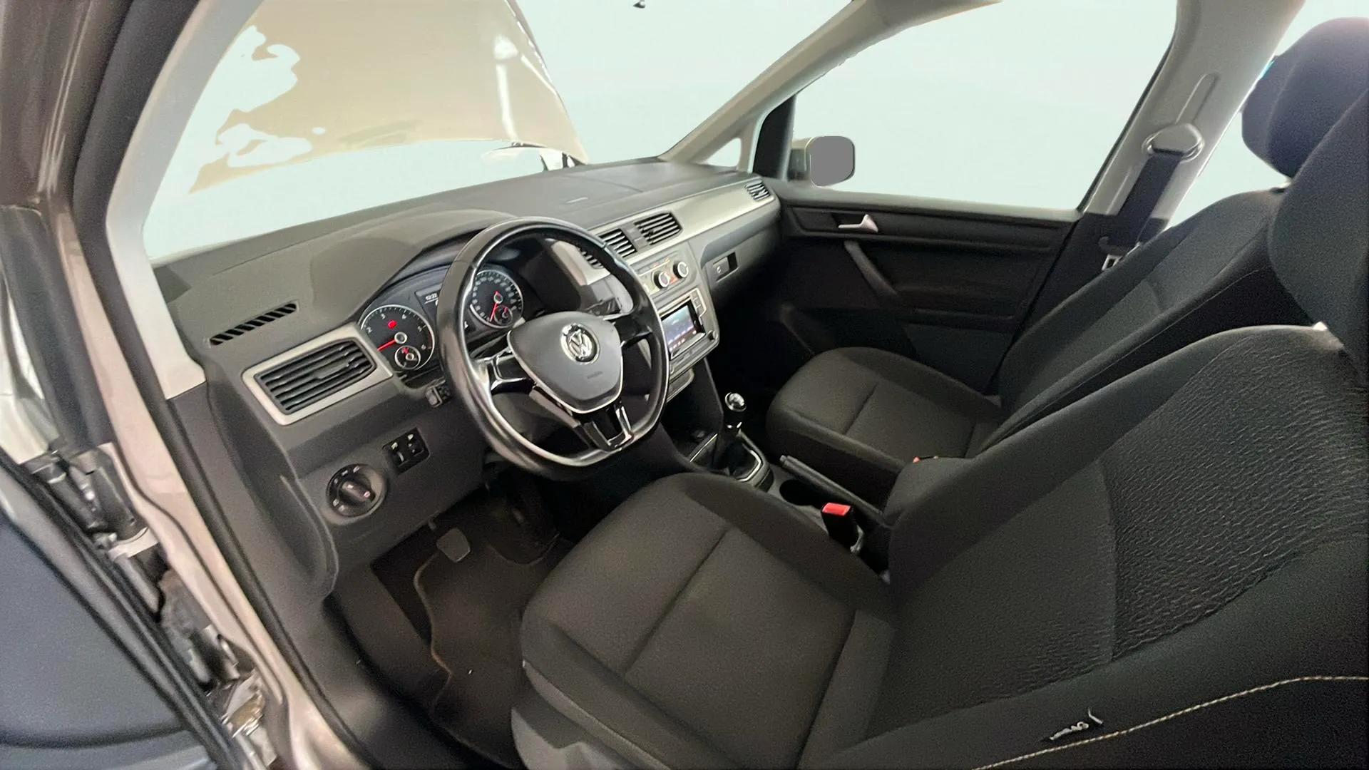 Volkswagen Caddy Beach 2.0 TDI BMT - foto 31