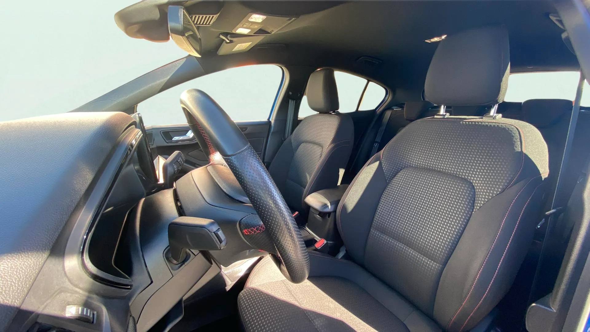 Ford Focus 1.0 EcoBoost MHEV ST-Line Design SIP - foto 10