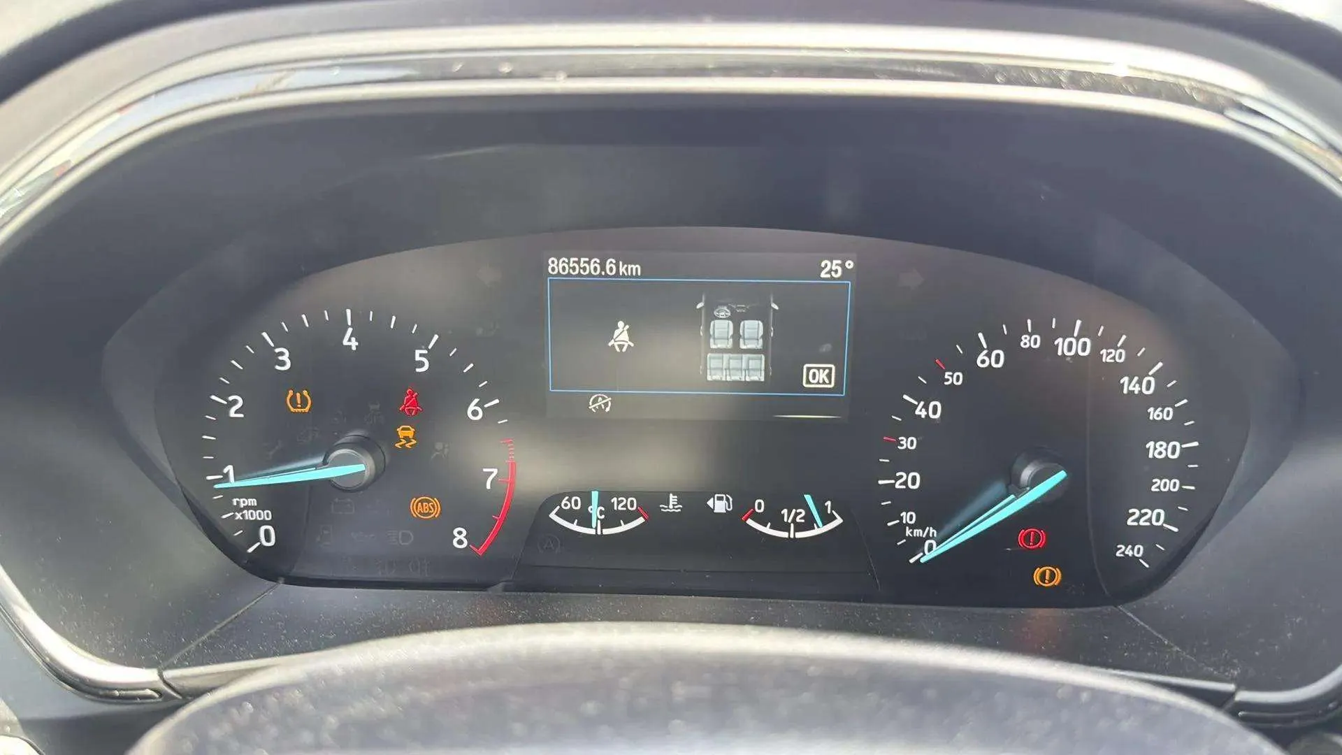 Ford Focus 1.0 EcoBoost MHEV ST-Line Design SIP - foto 12