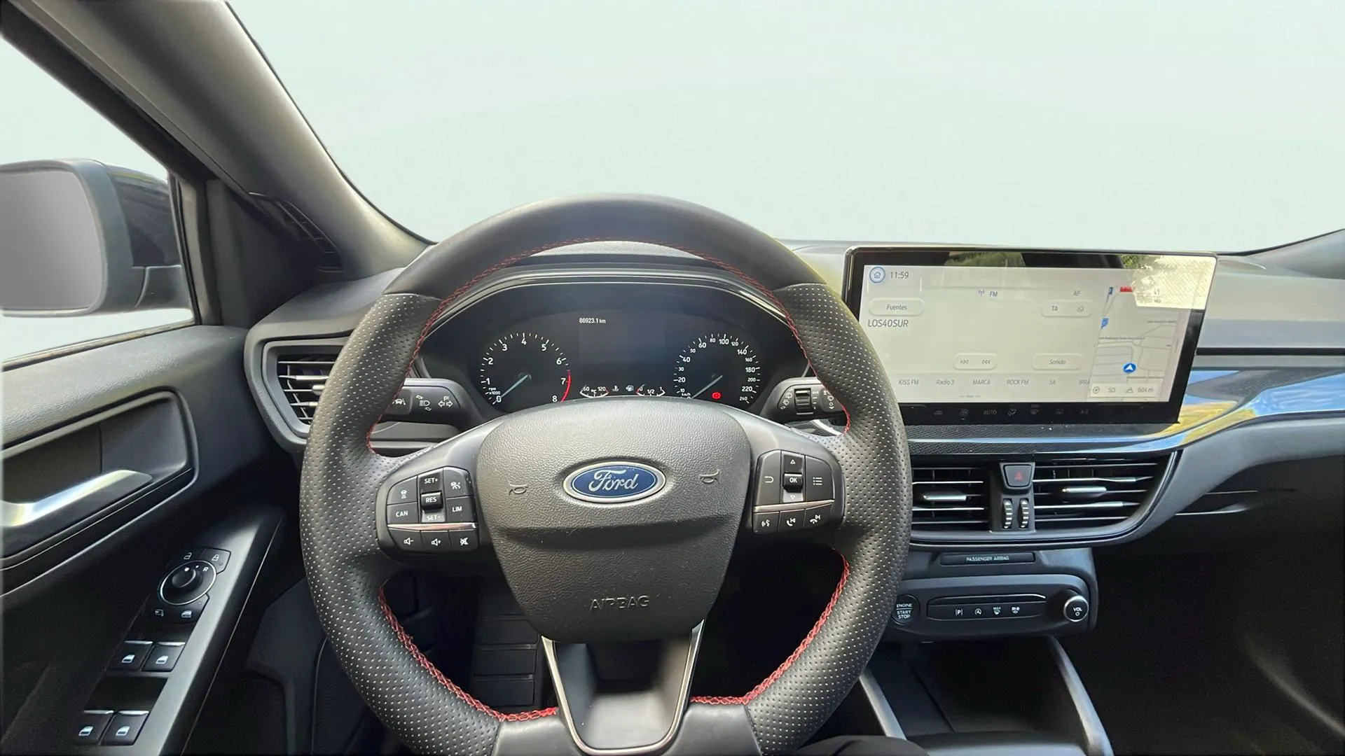 Ford Focus 1.0 EcoBoost MHEV ST-Line Design SIP - foto 12