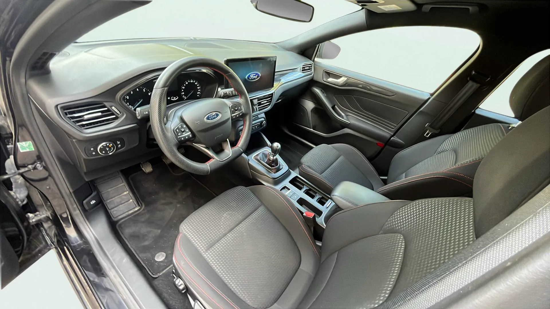 Ford Focus 1.0 EcoBoost MHEV ST-Line Design SIP - foto 11