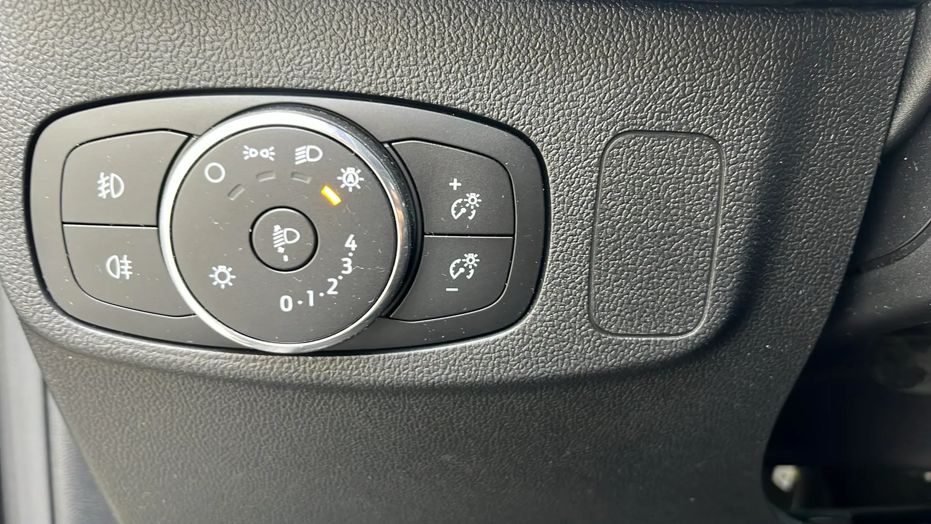 Ford Focus 1.0 EcoBoost MHEV ST-Line Design SIP - foto 16