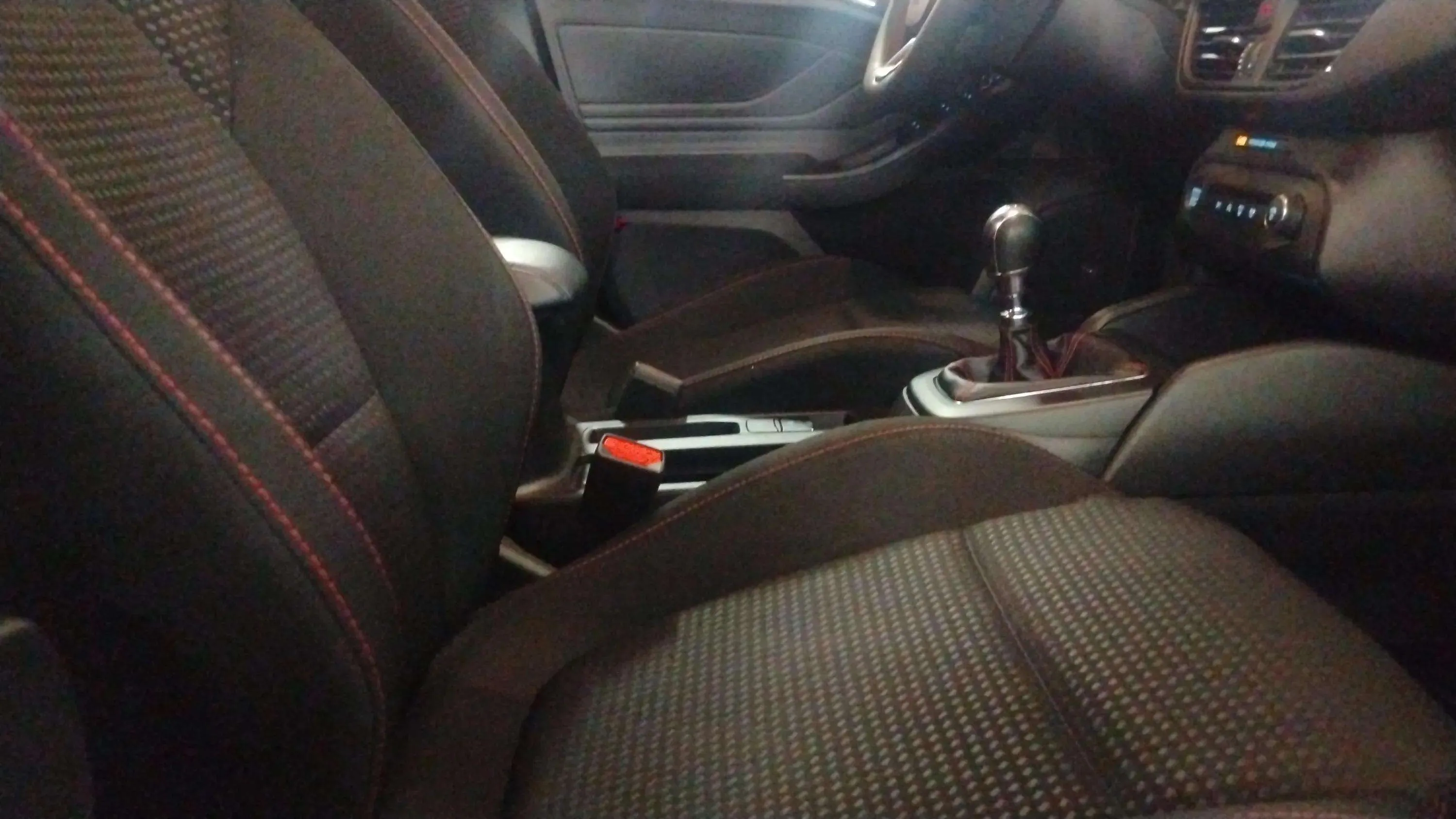 Ford Focus 1.0 EcoBoost MHEV Active - foto 16
