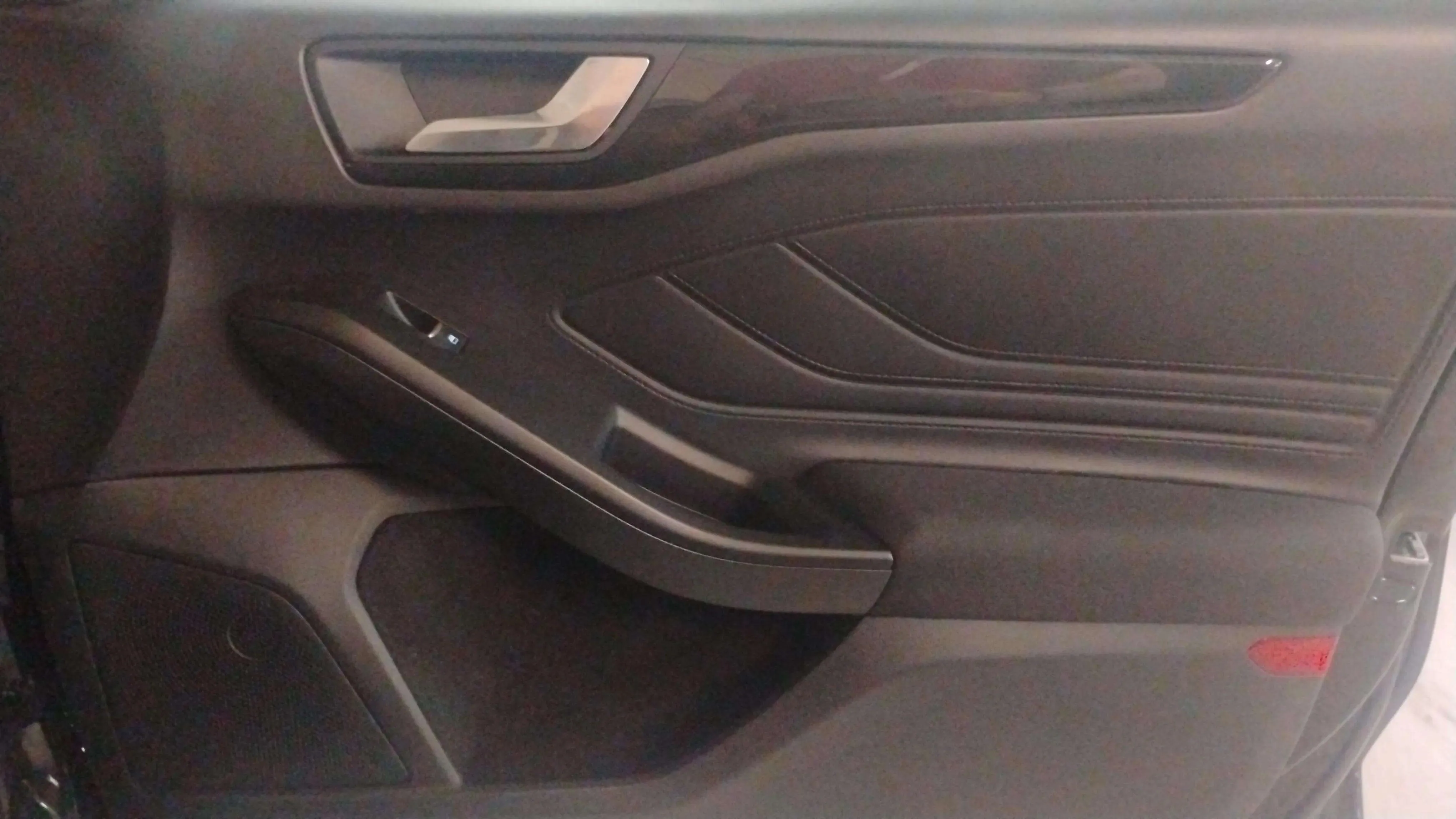 Ford Focus 1.0 EcoBoost MHEV Active - foto 27