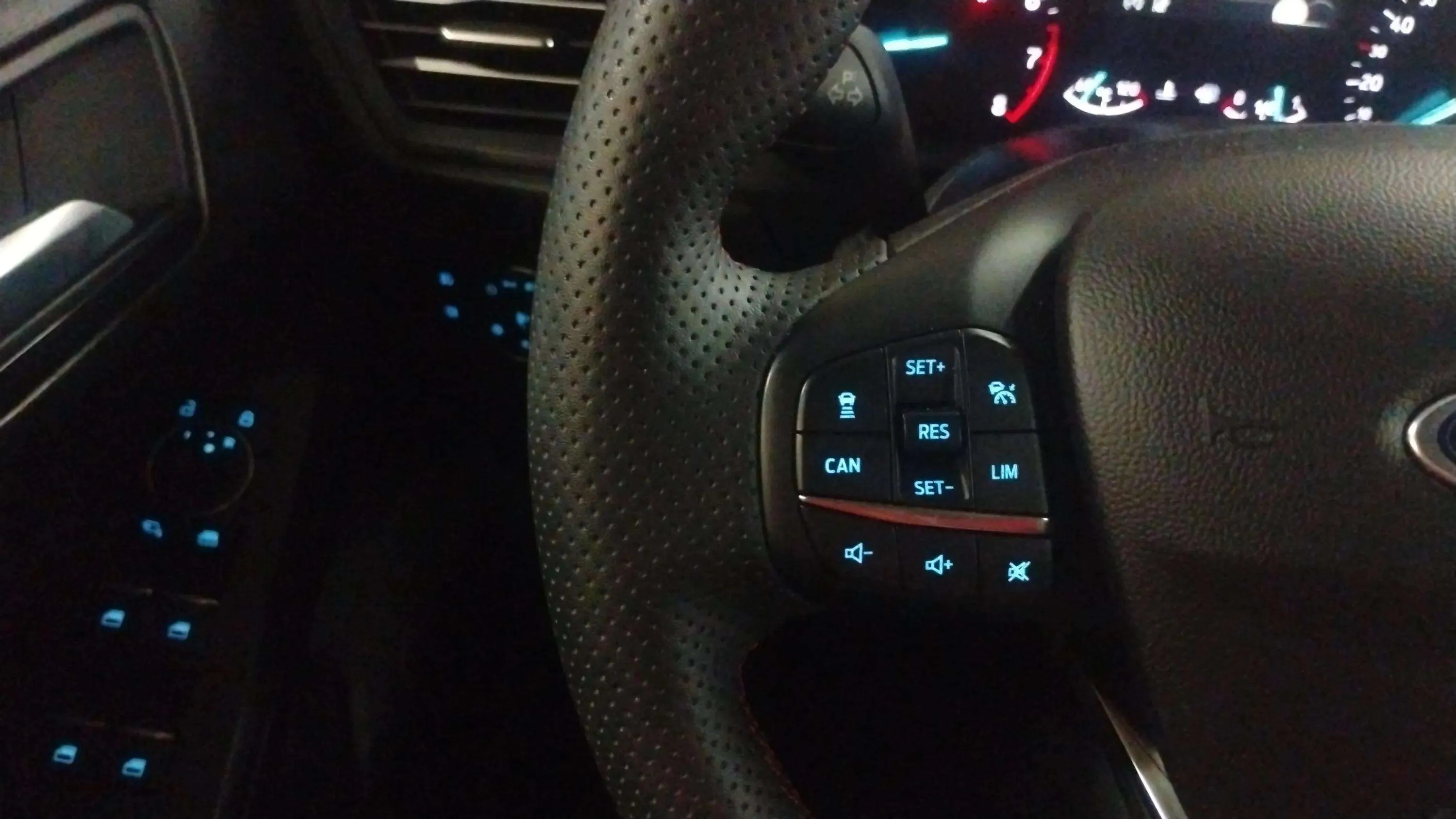 Ford Focus 1.0 EcoBoost MHEV Active - foto 23