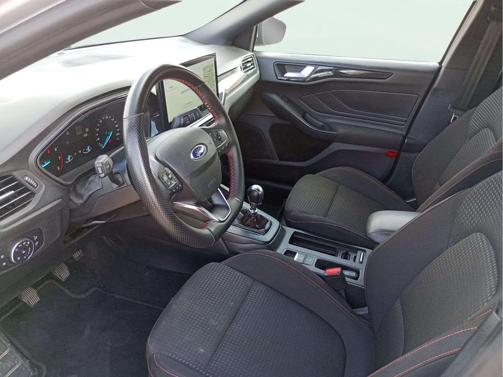 Ford Focus 1.0 EcoBoost MHEV ST-Line - foto 9