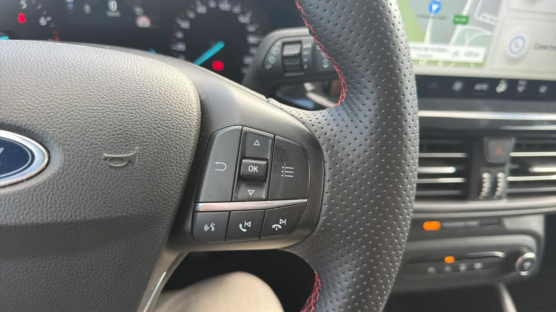 Ford Focus 1.0 EcoBoost MHEV ST-Line Design SIP - foto 16