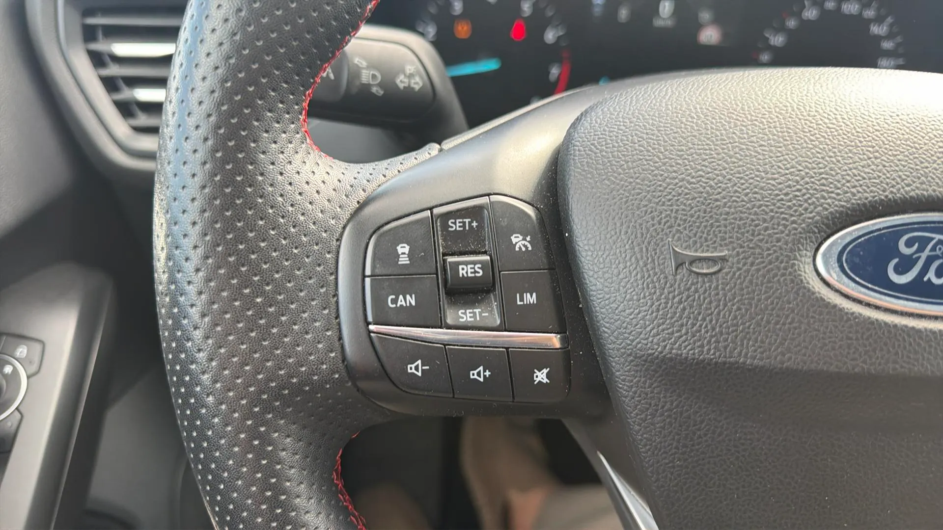 Ford Focus 1.0 EcoBoost MHEV ST-Line Design SIP - foto 15