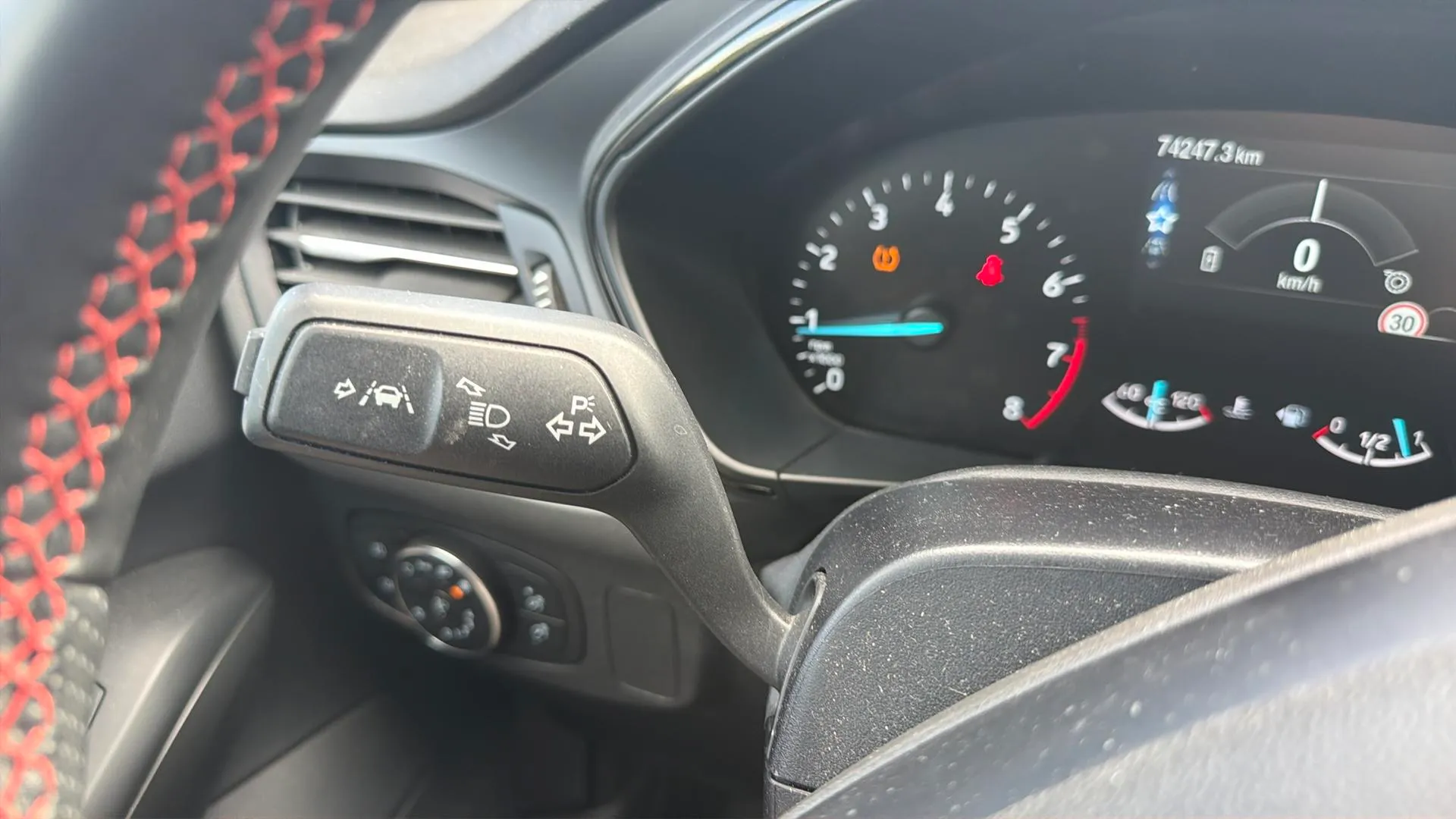 Ford Focus 1.0 EcoBoost MHEV ST-Line Design SIP - foto 17