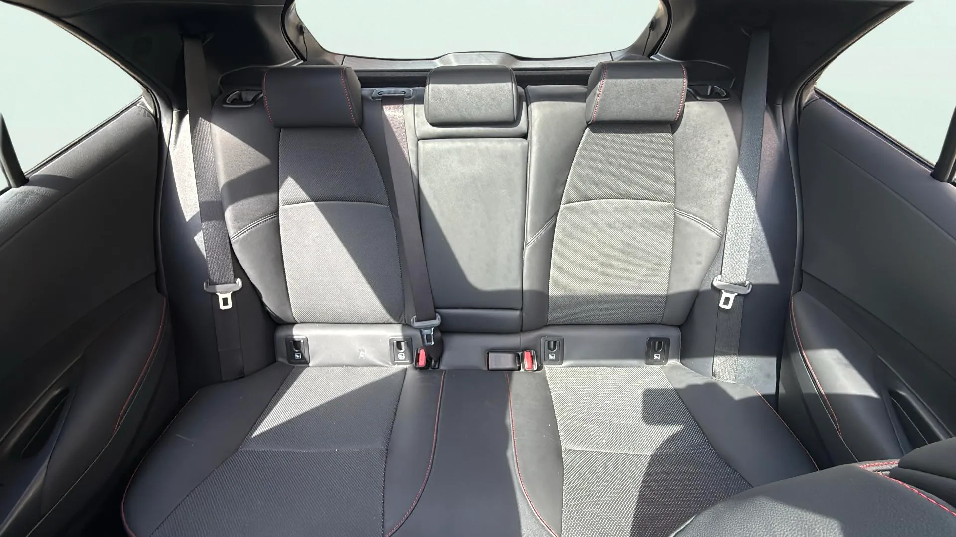 Toyota Corolla 140H GR-Sport - foto 19