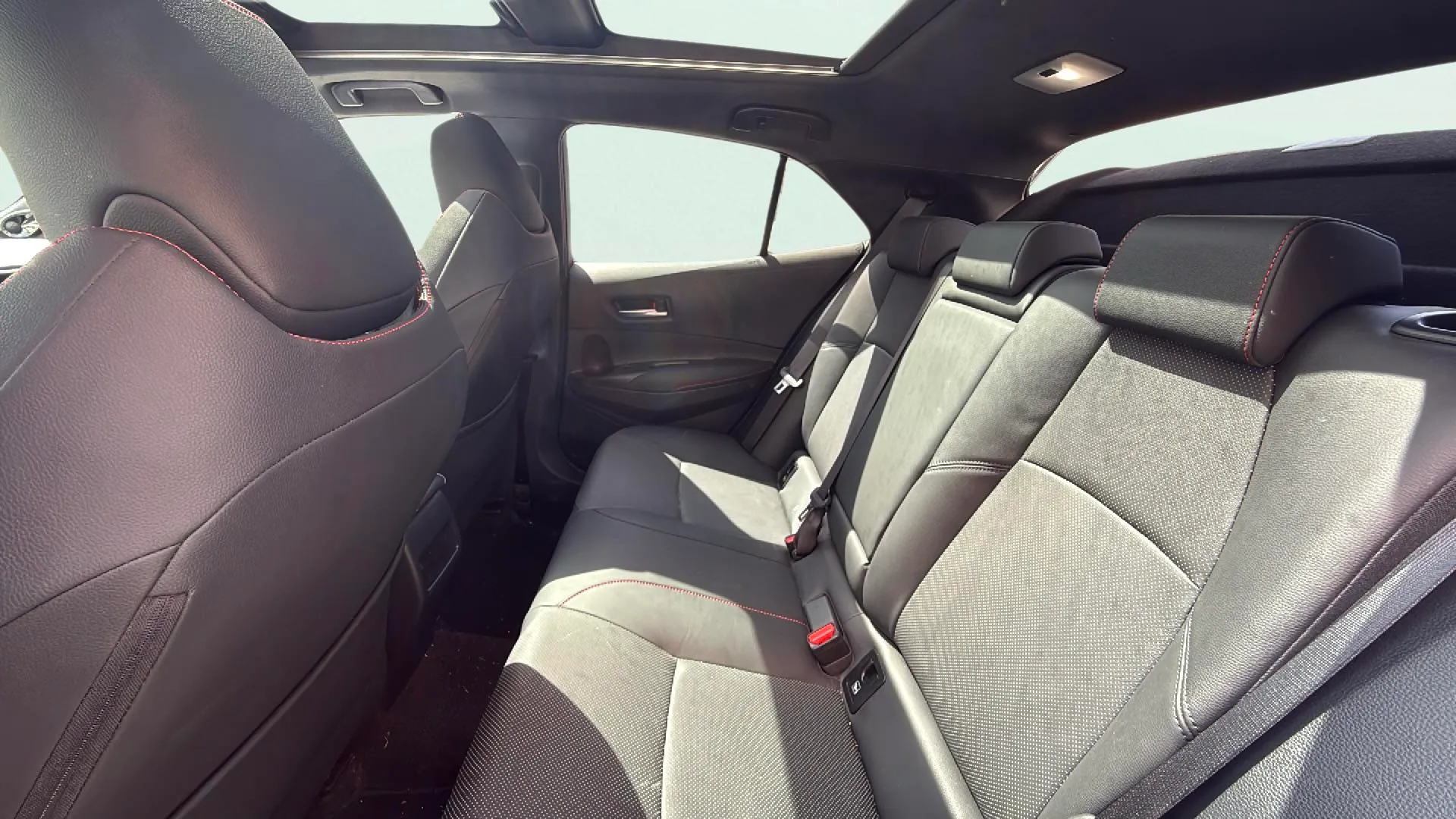 Toyota Corolla 140H GR-Sport - foto 21