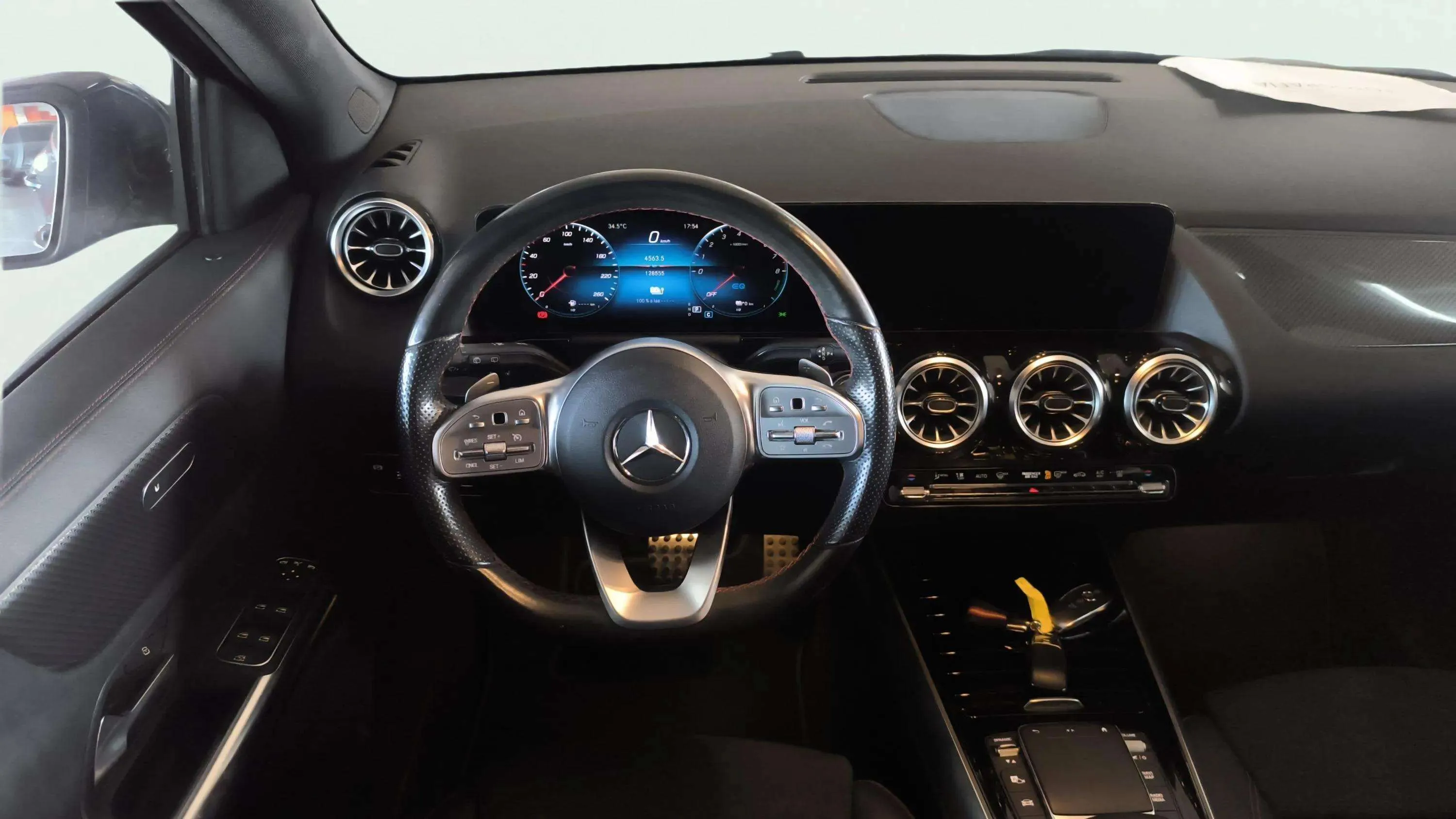 Mercedes-Benz GLA 250 e - foto 11