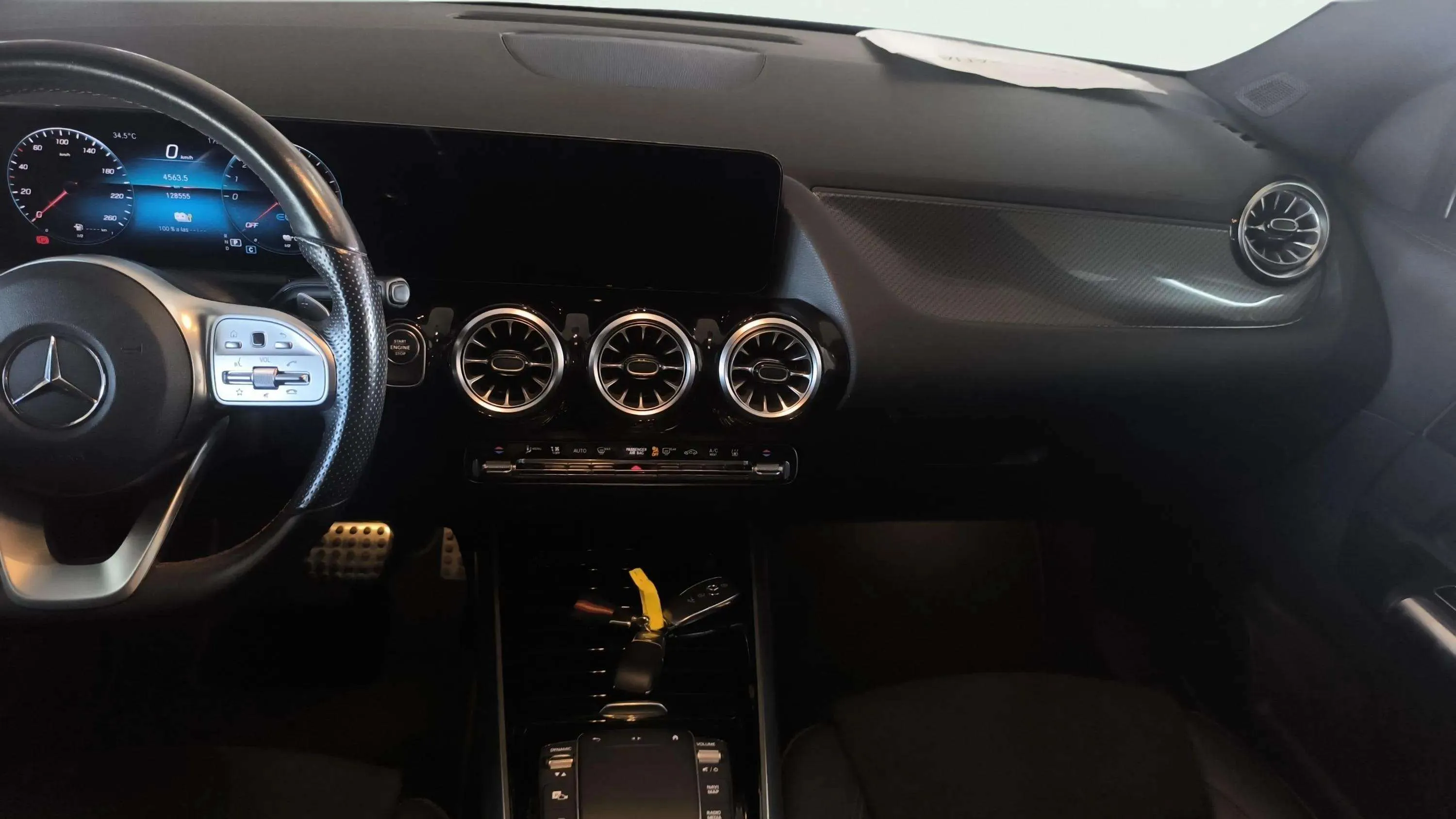 Mercedes-Benz GLA 250 e - foto 10