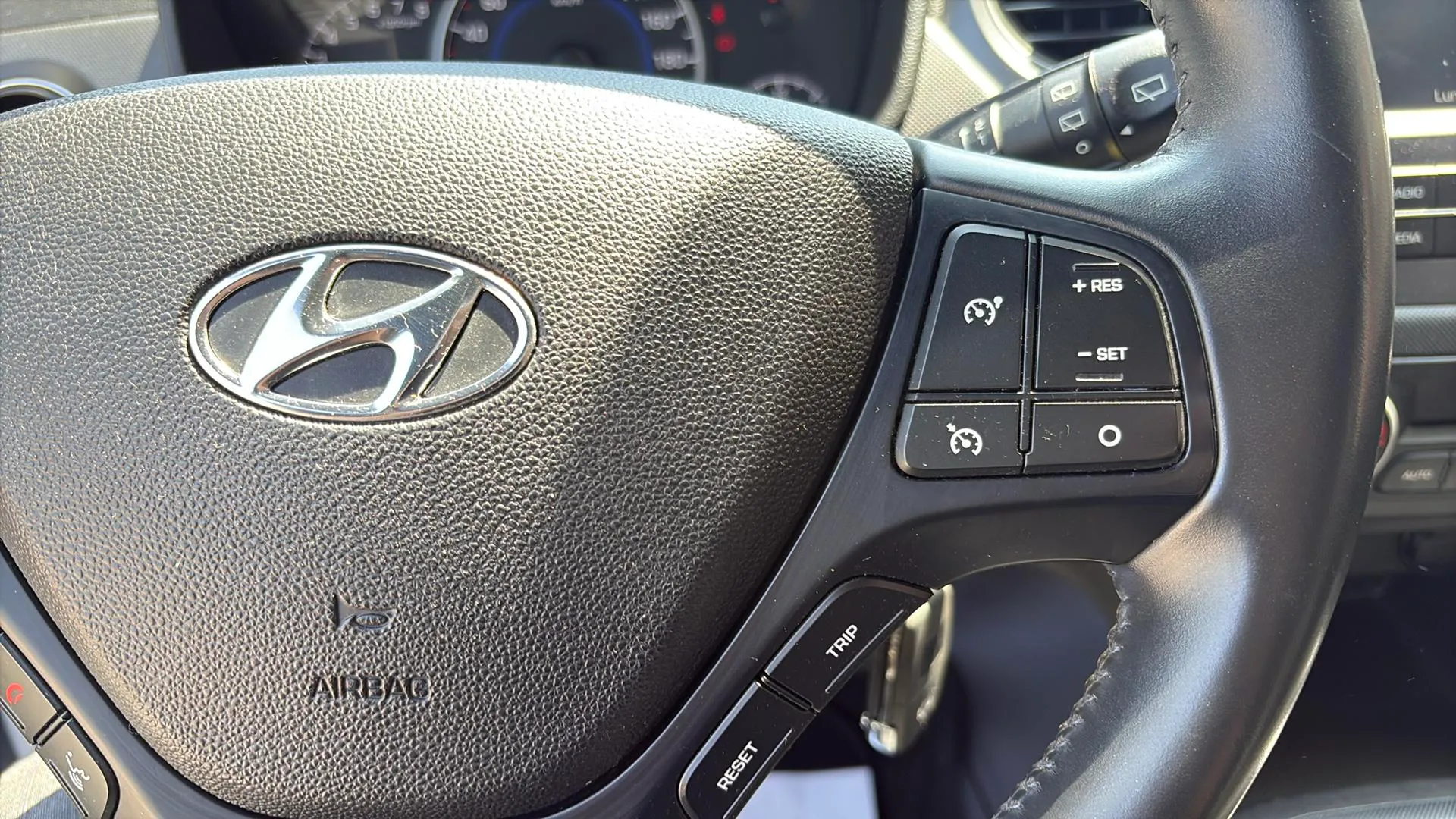 Hyundai i10 1.0 Go! - foto 12