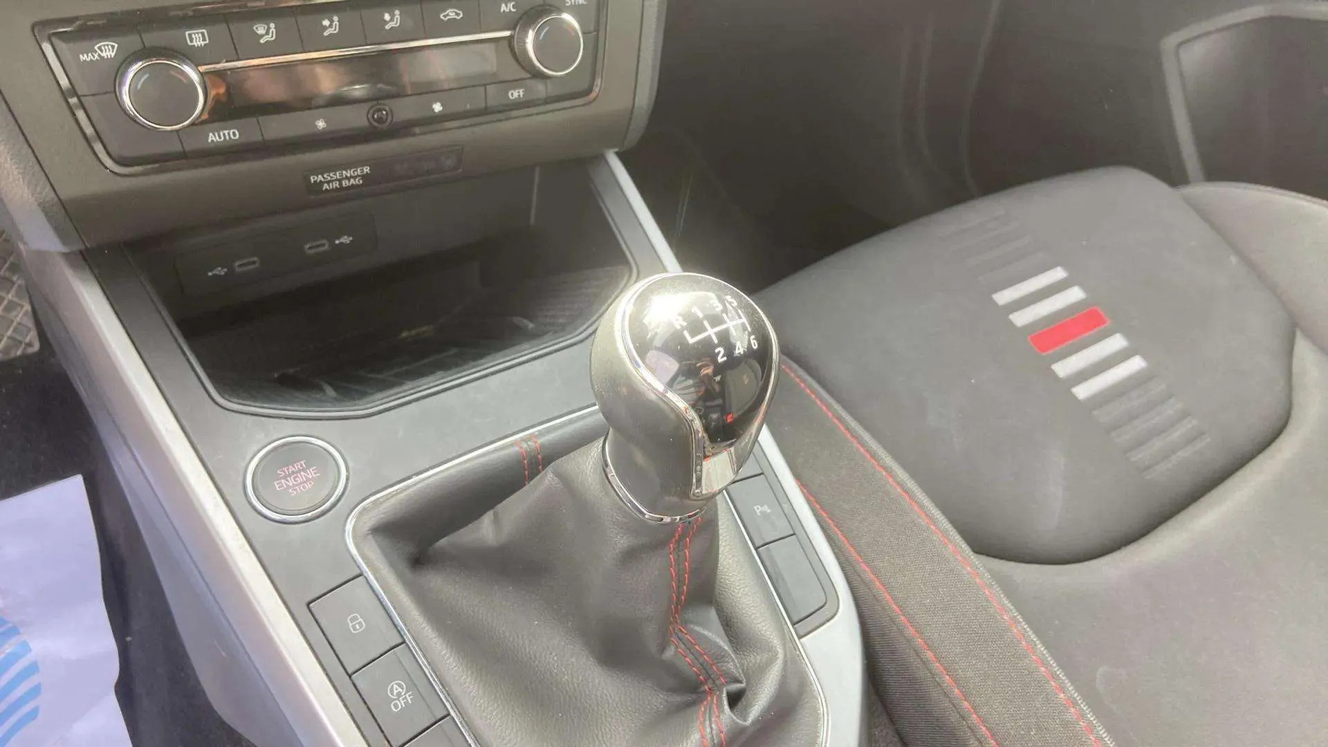 SEAT Arona 1.0 TSI FR - foto 18