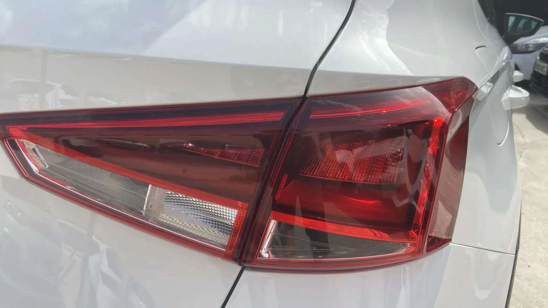 SEAT Arona 1.0 TSI FR - foto 11