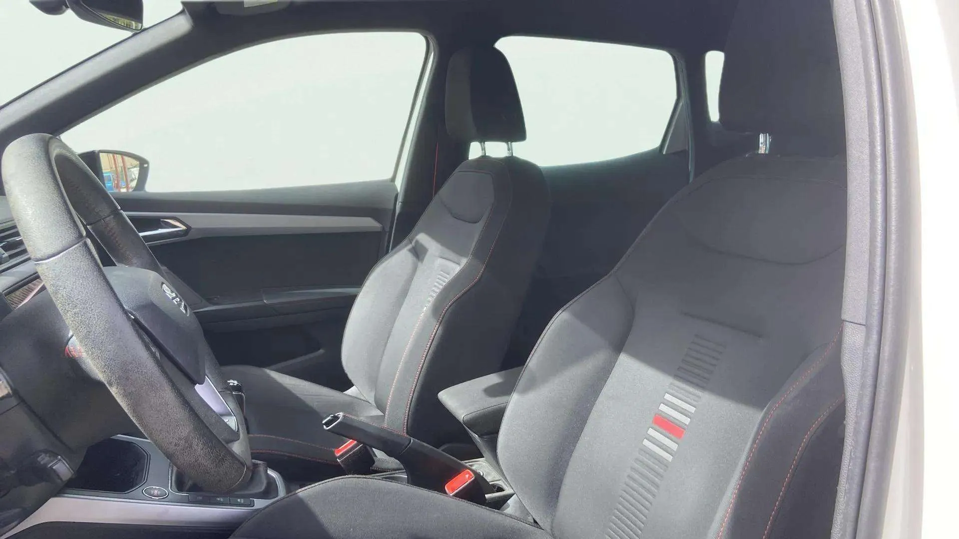 SEAT Arona 1.0 TSI FR - foto 22