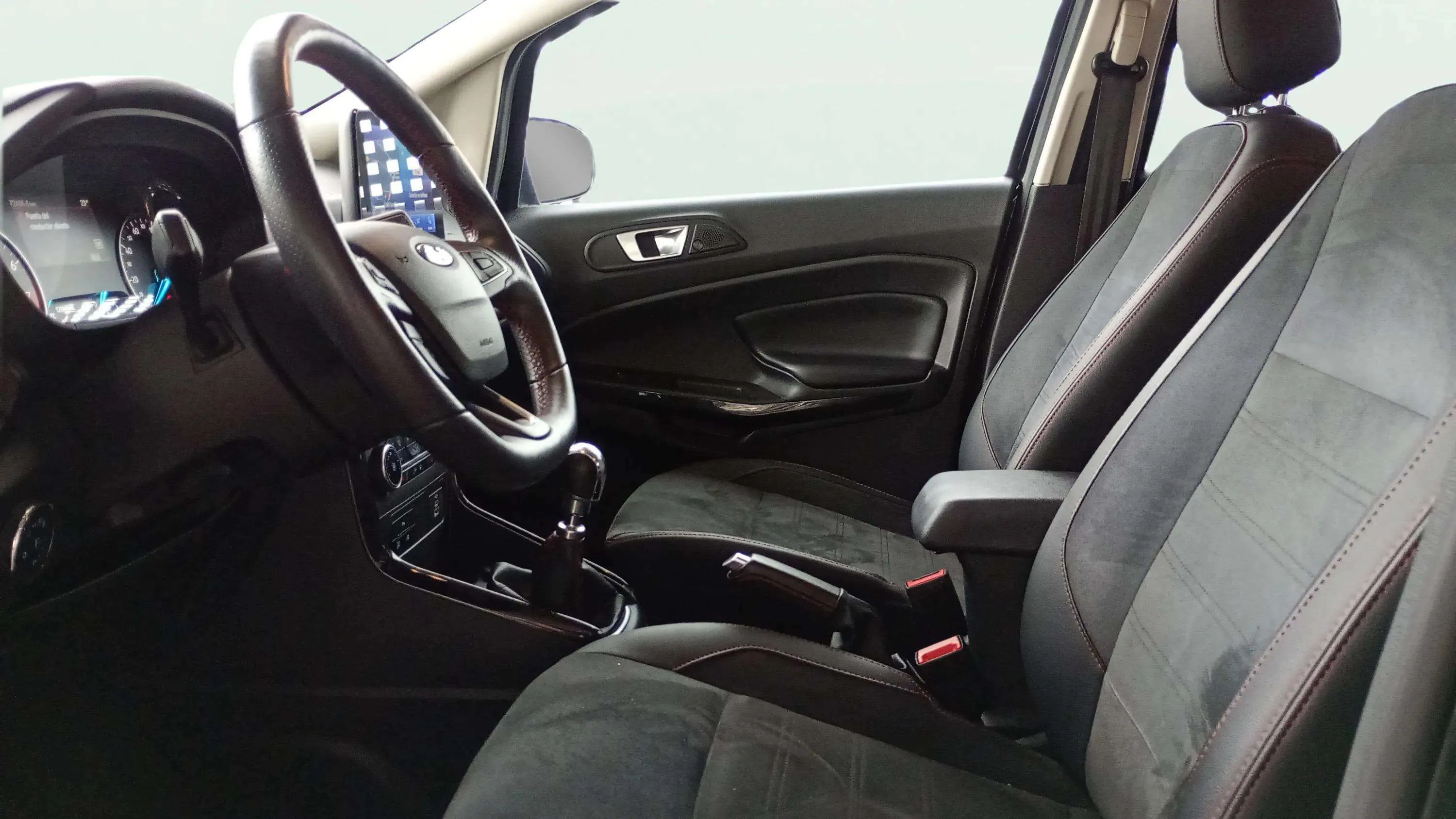 Ford EcoSport 1.0T EcoBoost ST Line - foto 11