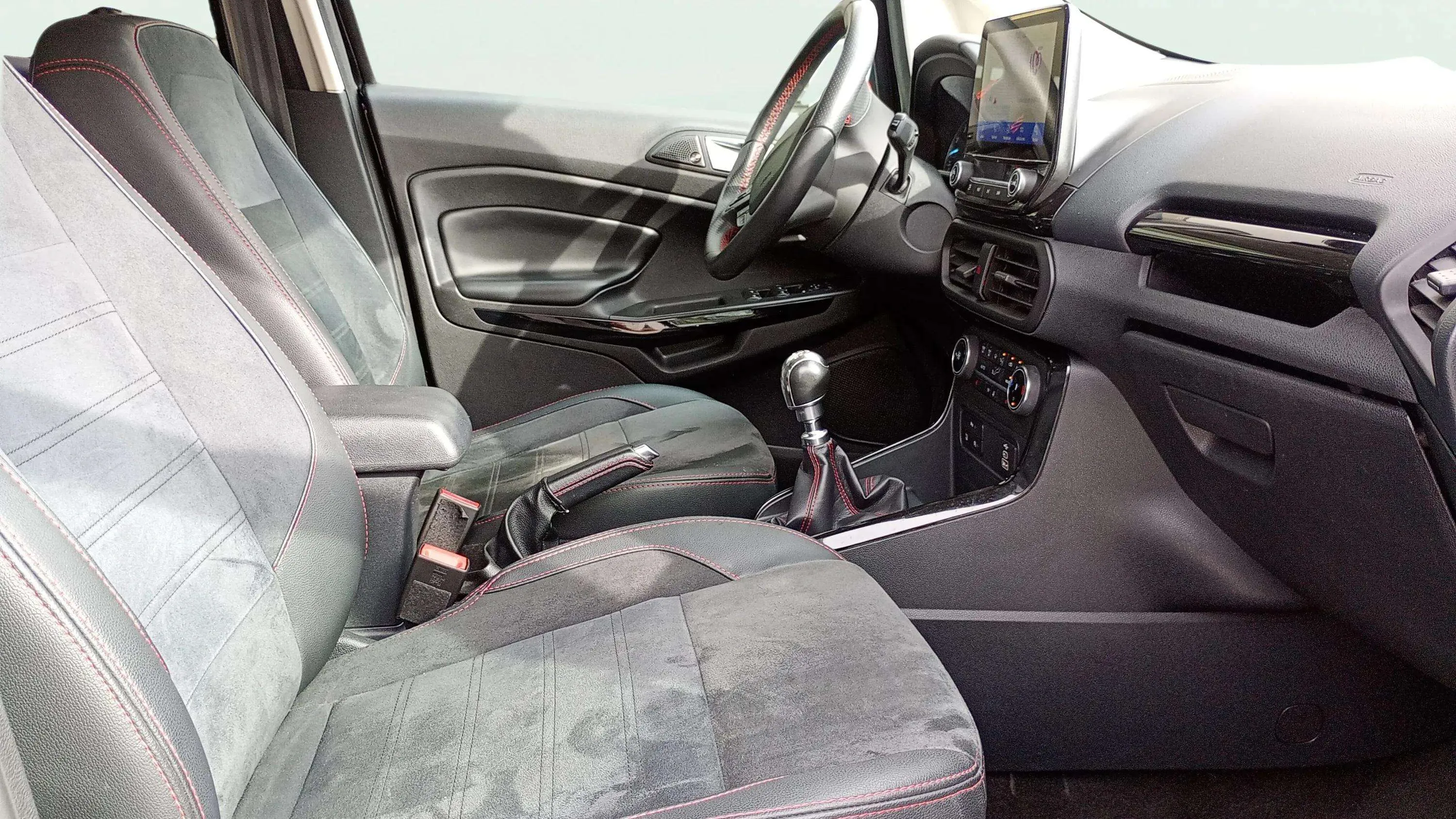 Ford EcoSport 1.0T EcoBoost ST Line - foto 15