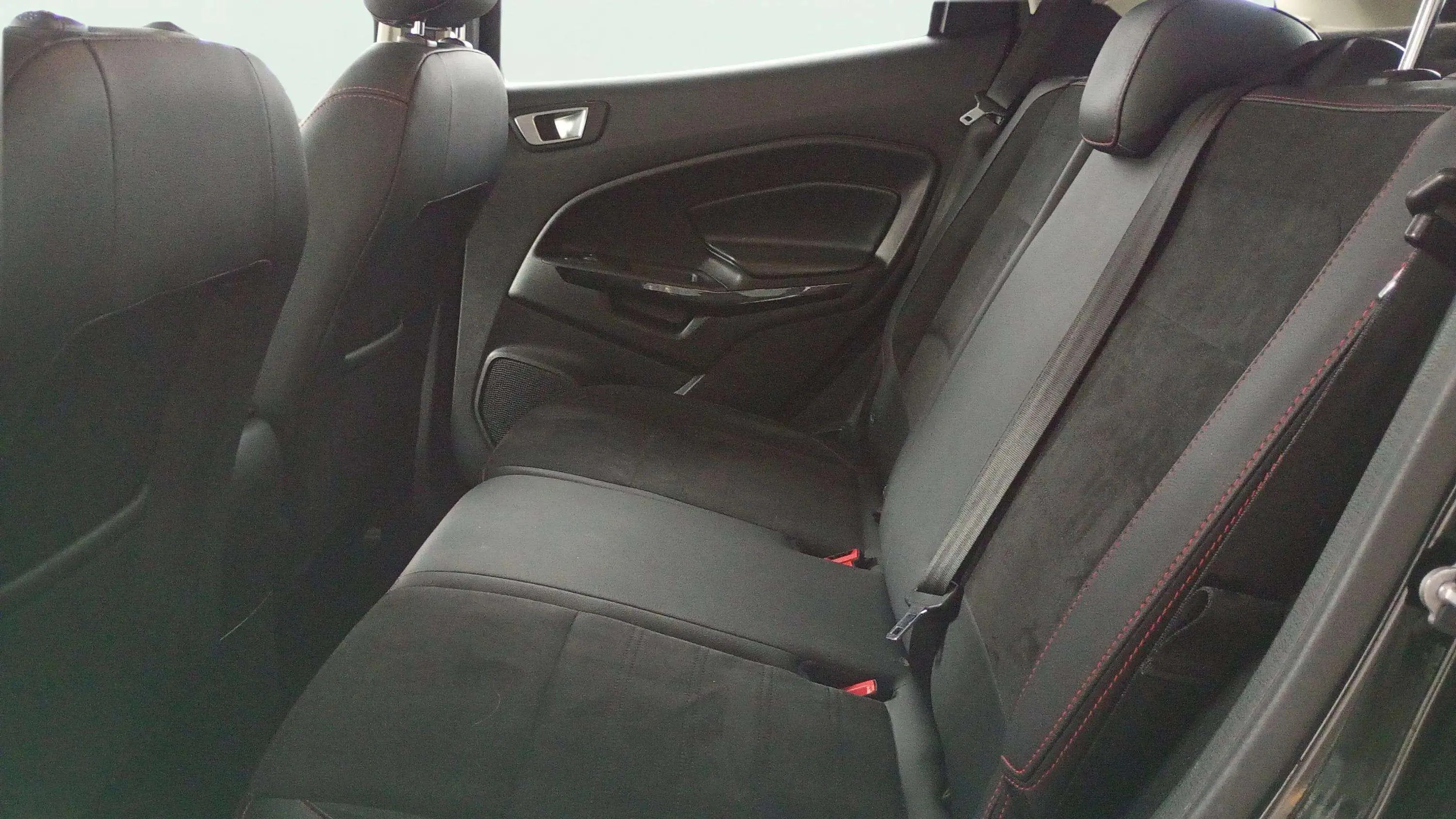 Ford EcoSport 1.0T EcoBoost ST Line - foto 12