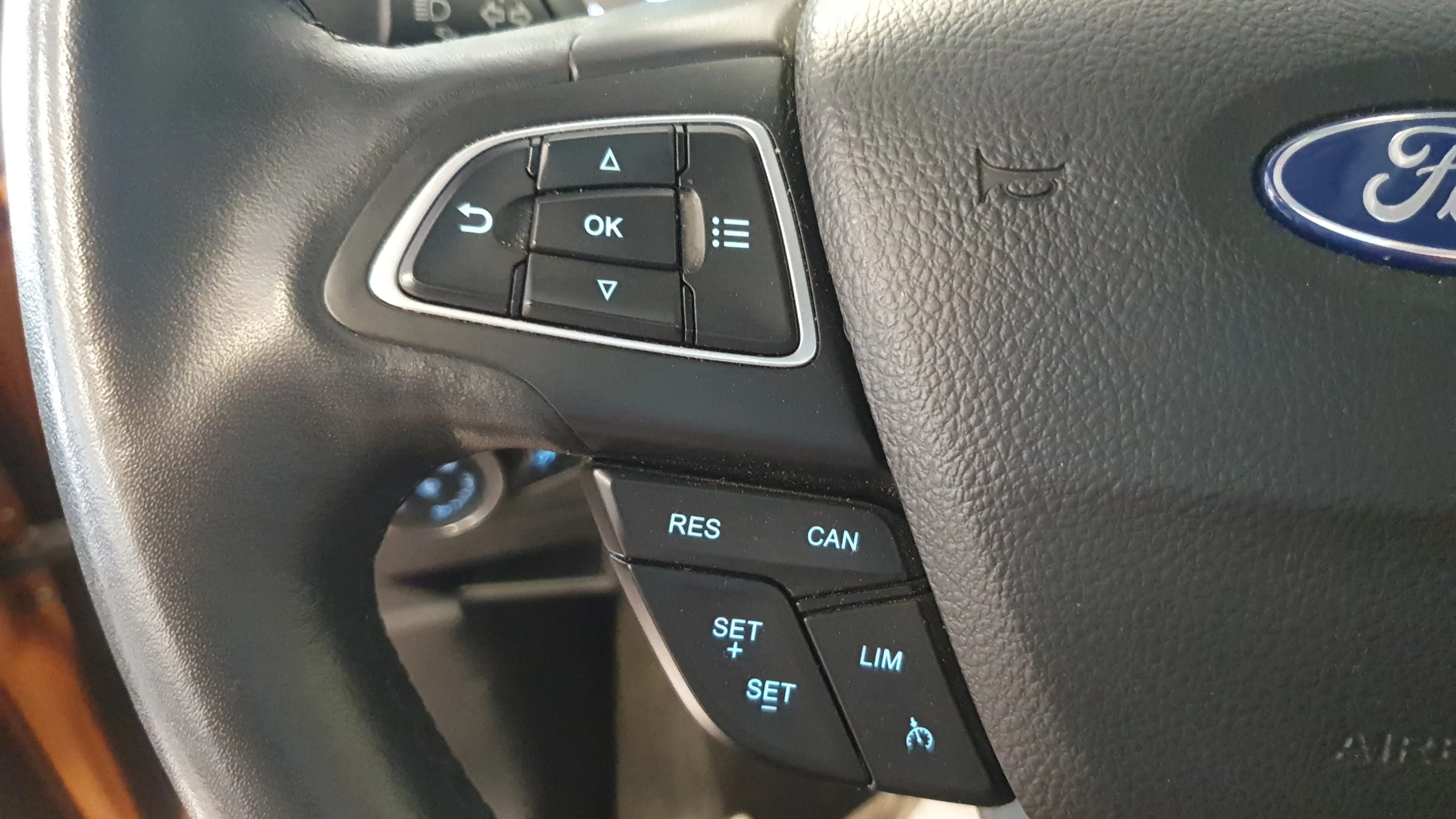 Ford EcoSport 1.0T EcoBoost ST Line - foto 15