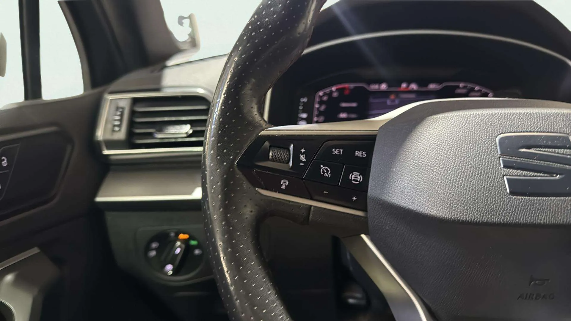 SEAT Tarraco 1.4 E-Hybrid DSG FR GO - foto 17