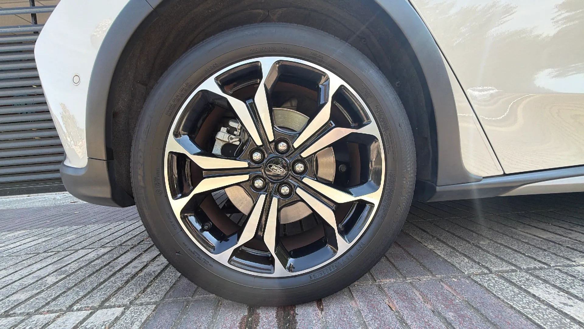 Ford Focus 1.0 EcoBoost Active - foto 16