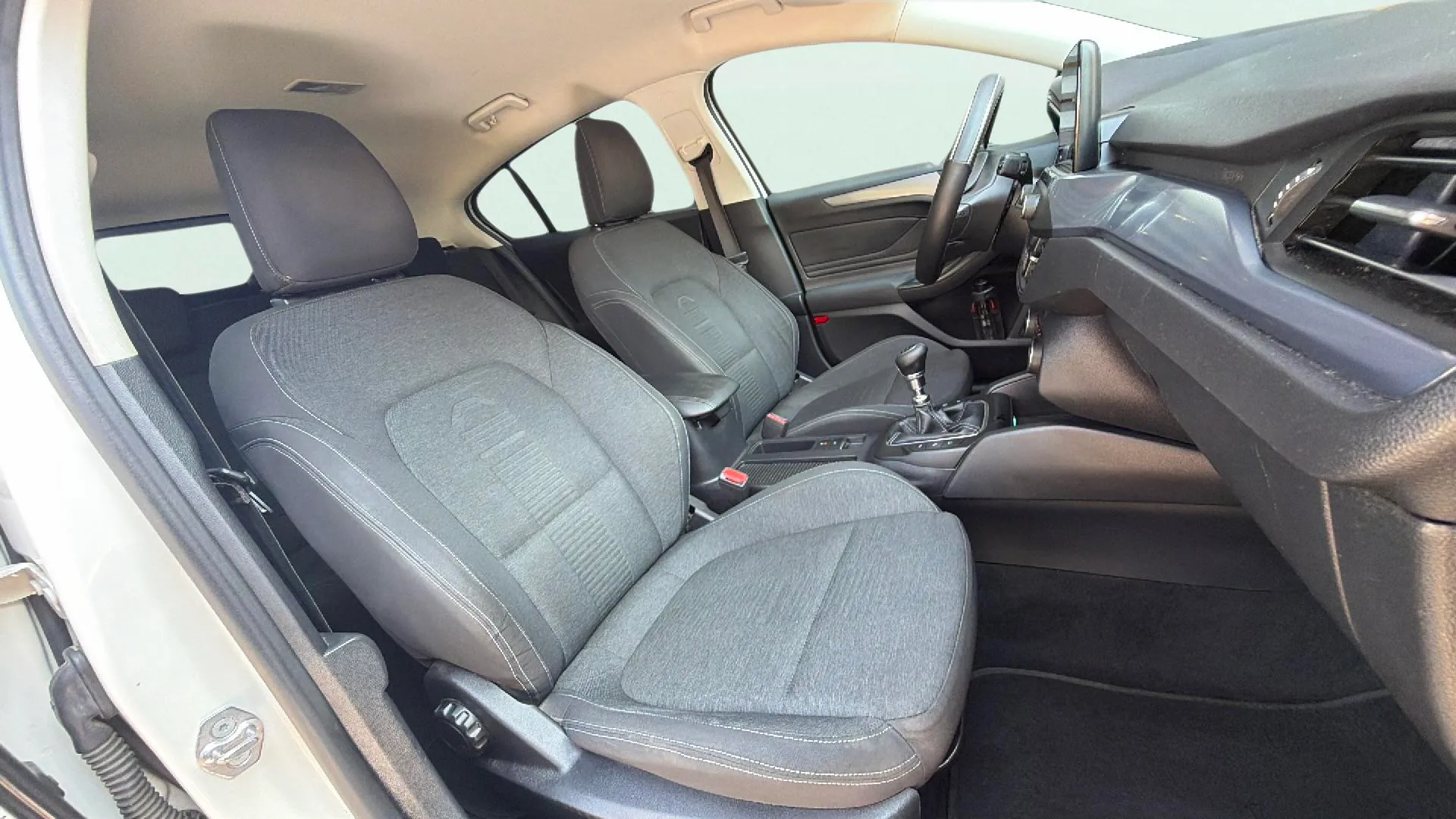 Ford Focus 1.0 EcoBoost Active - foto 14