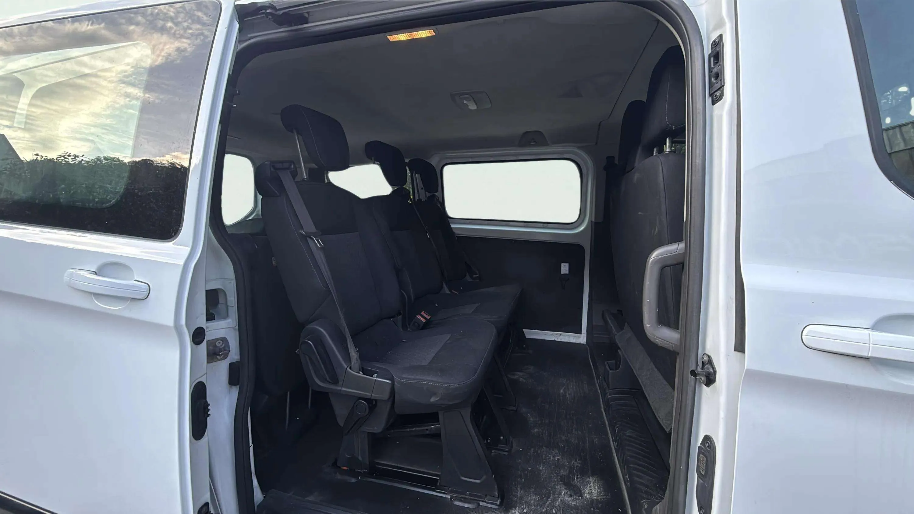 Ford Tourneo Custom 2.0 EcoBlue L1 Titanium - foto 14