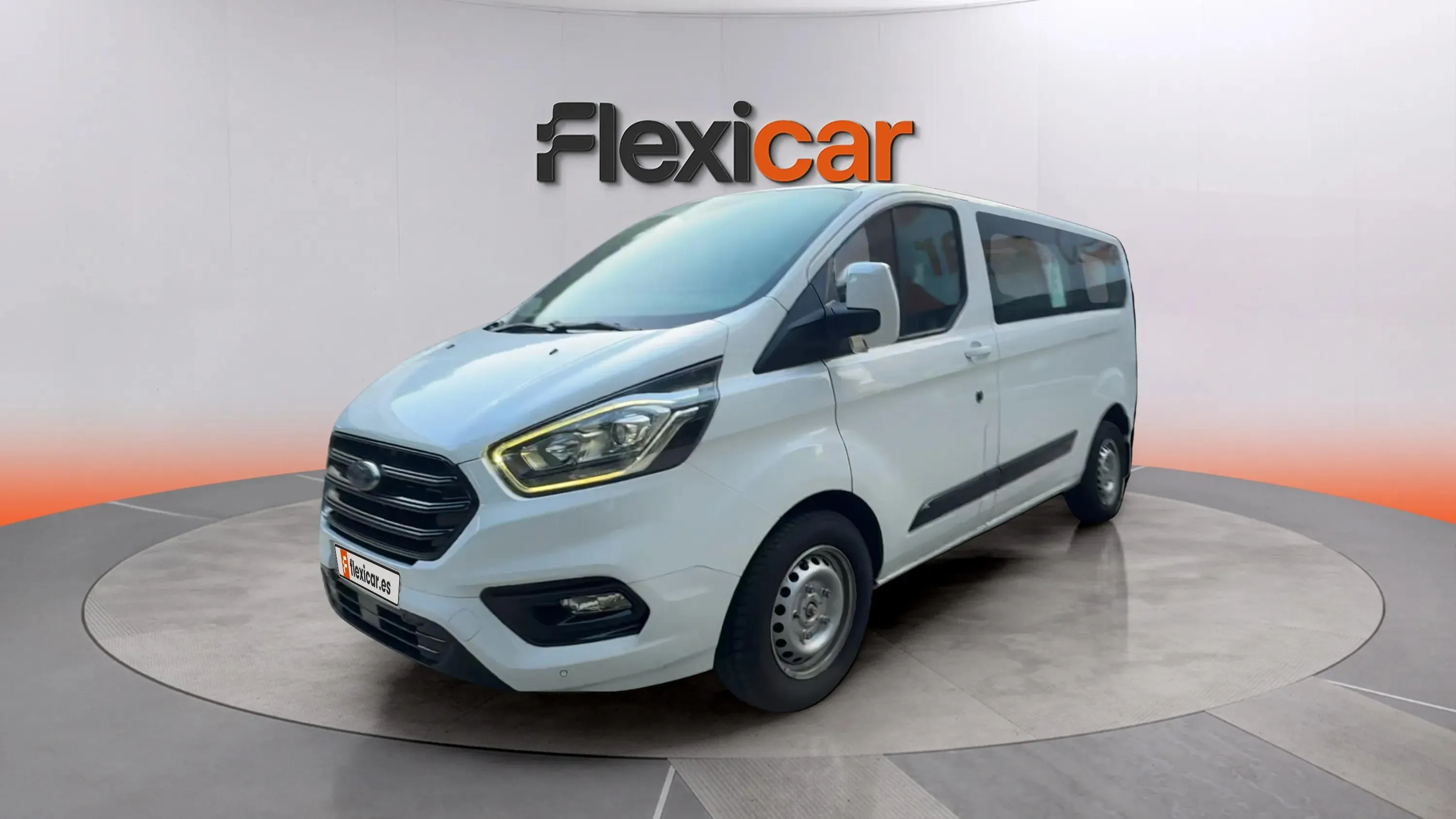 Ford Tourneo Custom 2.0 EcoBlue L1 Titanium - foto 3