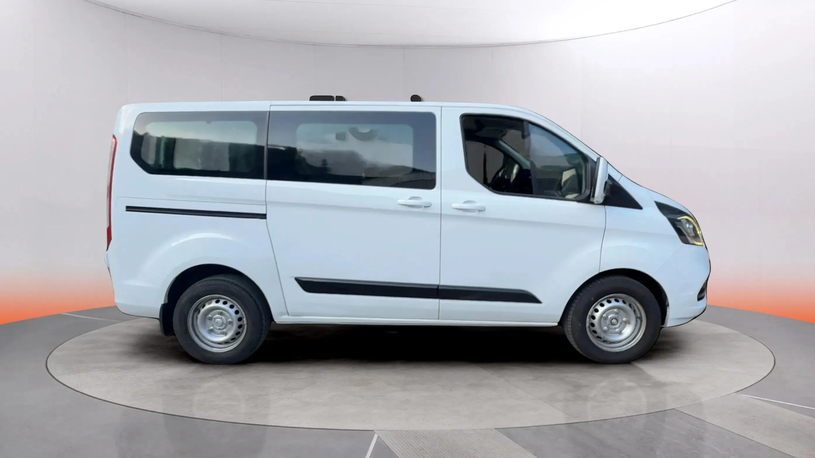 Ford Tourneo Custom 2.0 EcoBlue L1 Titanium - foto 8