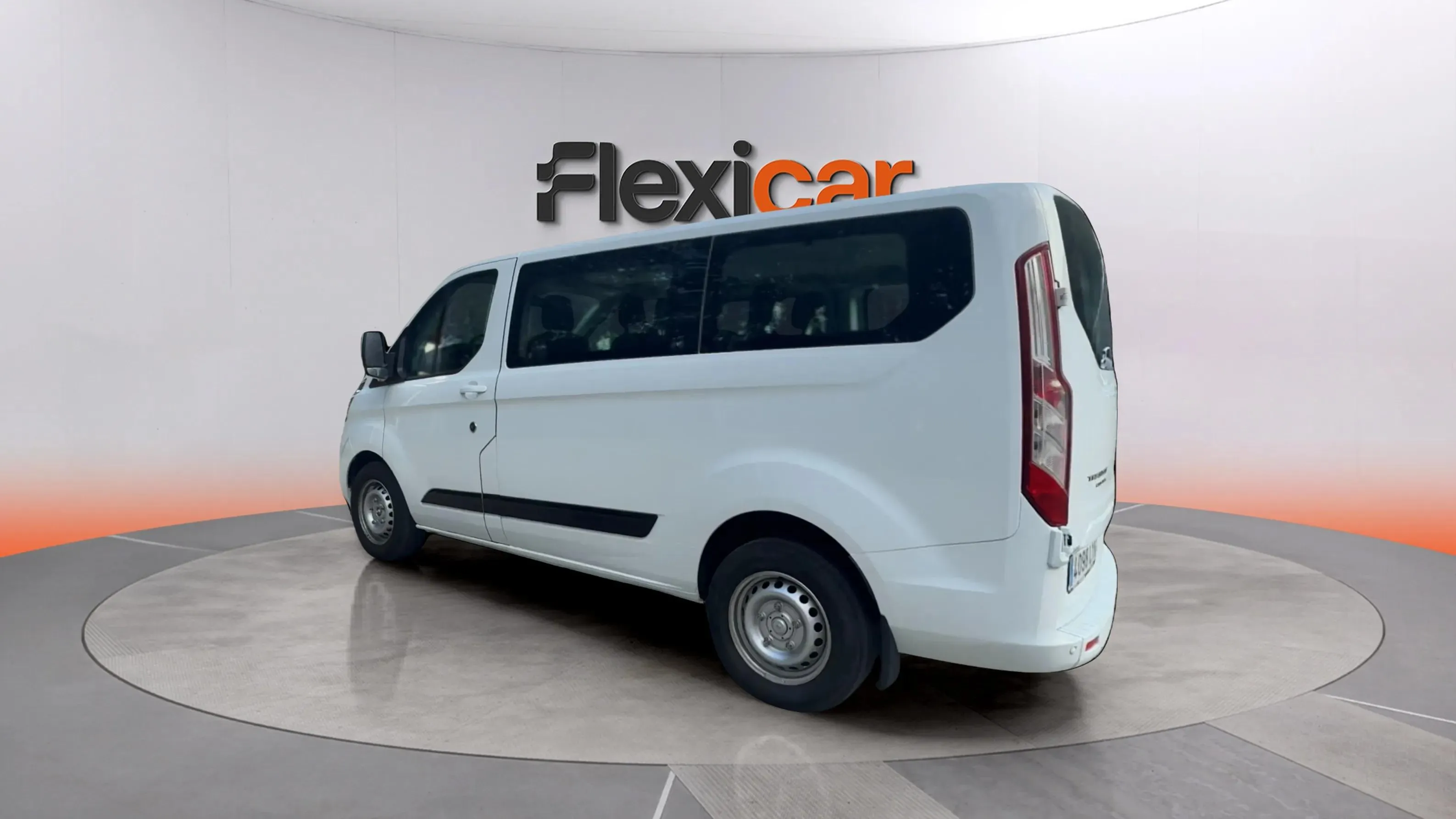 Ford Tourneo Custom 2.0 EcoBlue L1 Titanium - foto 5