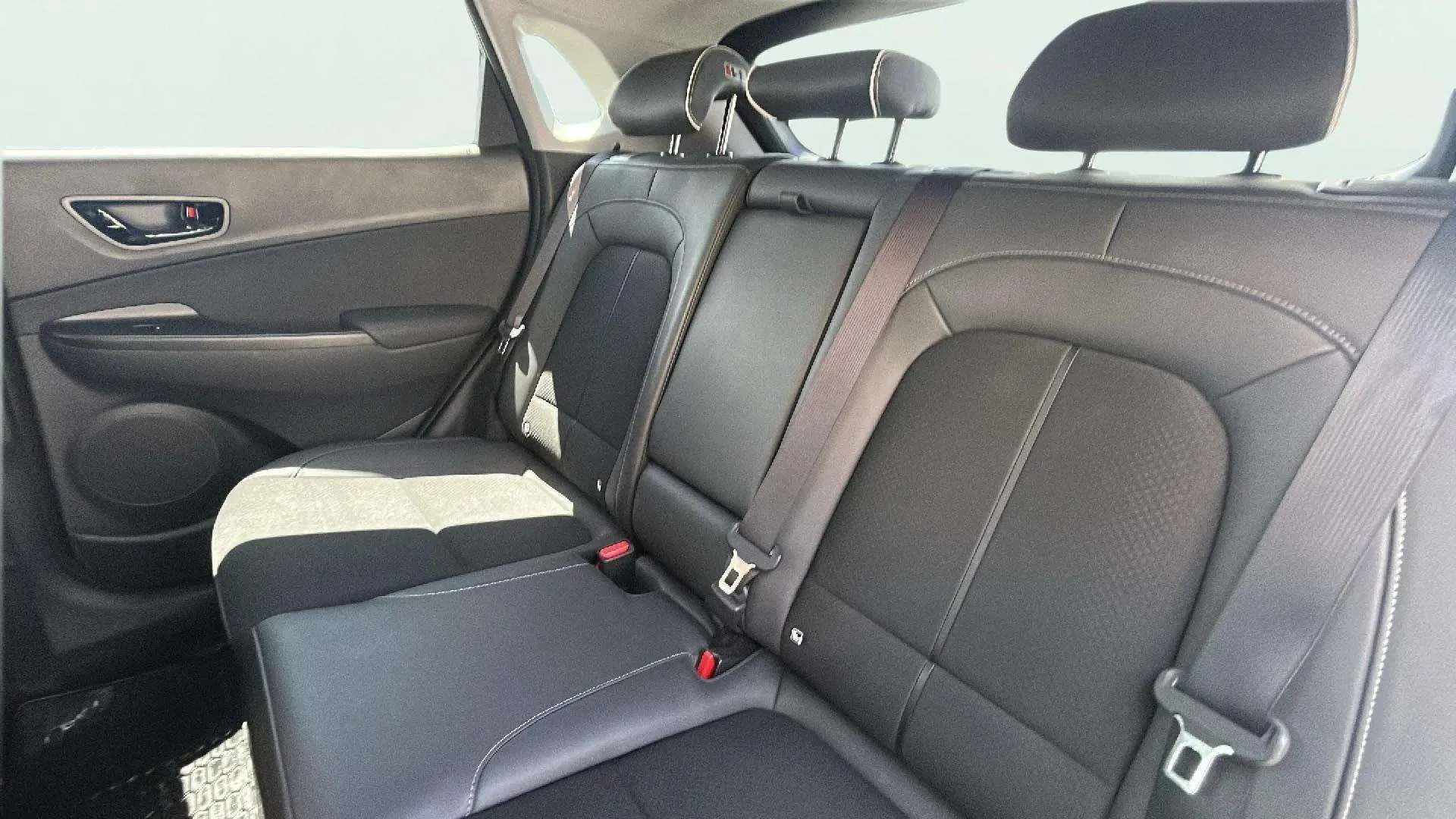 Hyundai Kona 1.6 GDI HEV Klass DCT - foto 23