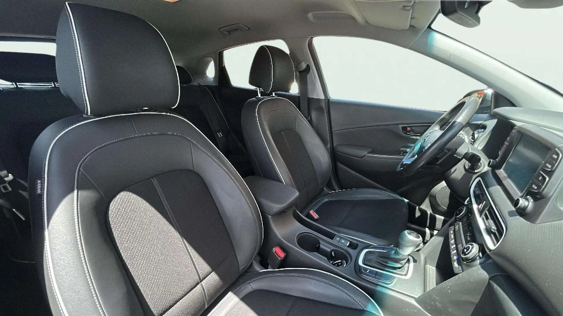 Hyundai Kona 1.6 GDI HEV Klass DCT - foto 20