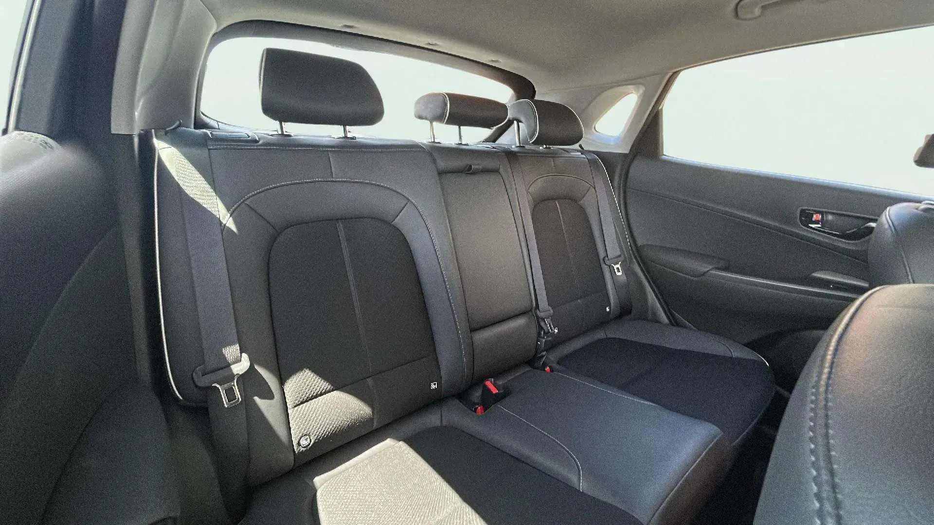 Hyundai Kona 1.6 GDI HEV Klass DCT - foto 21