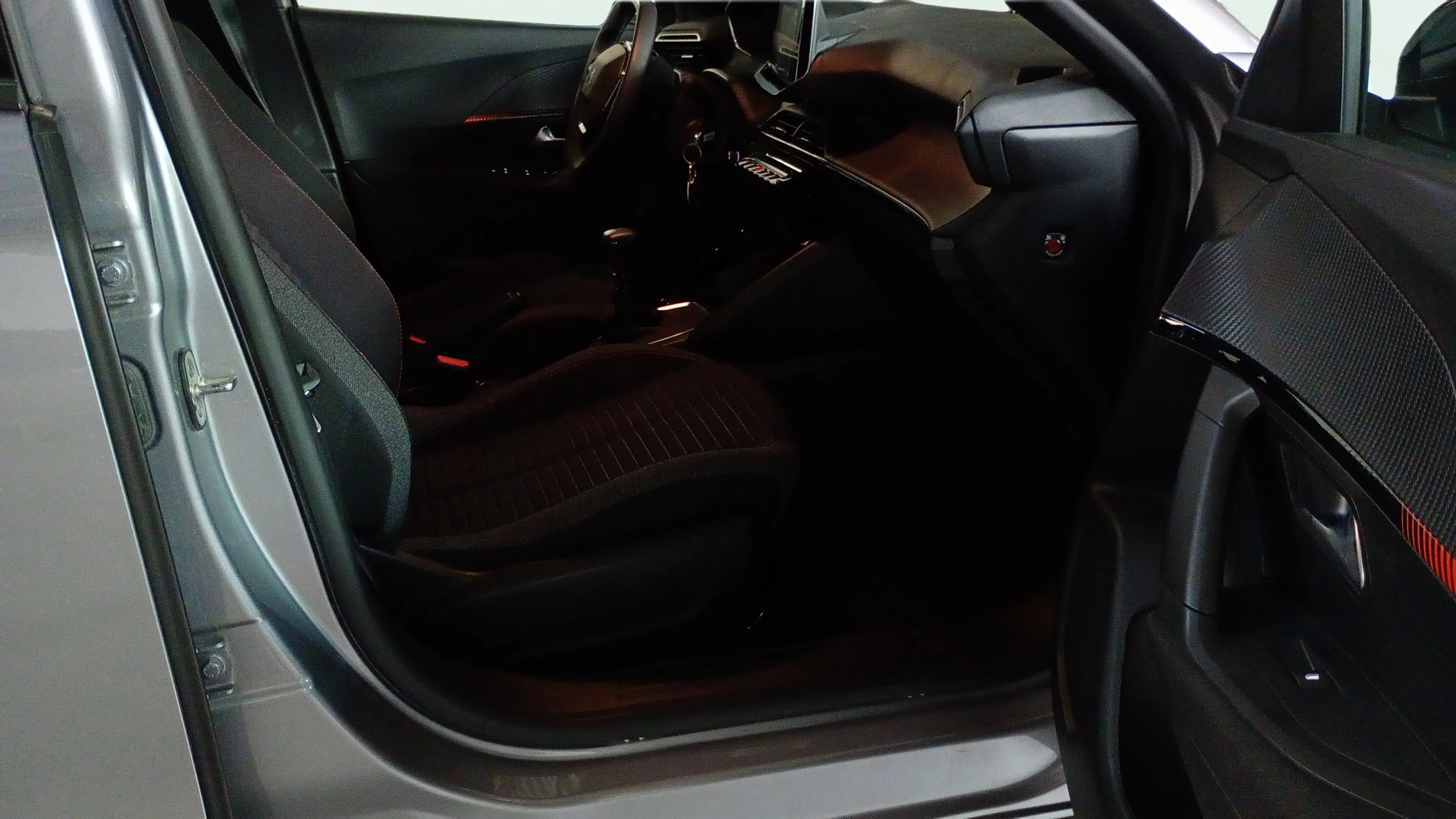 Peugeot 2008 Active Pack PureTech 130 - foto 13