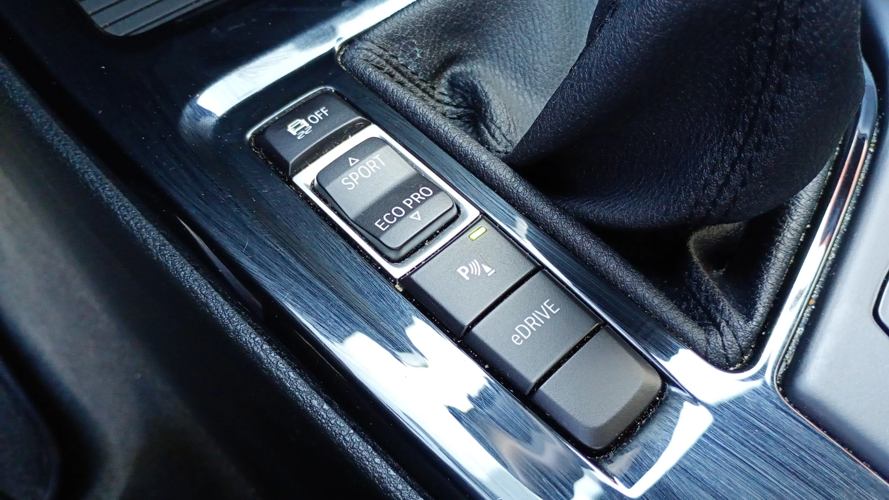 BMW X2 xDrive25e - foto 18
