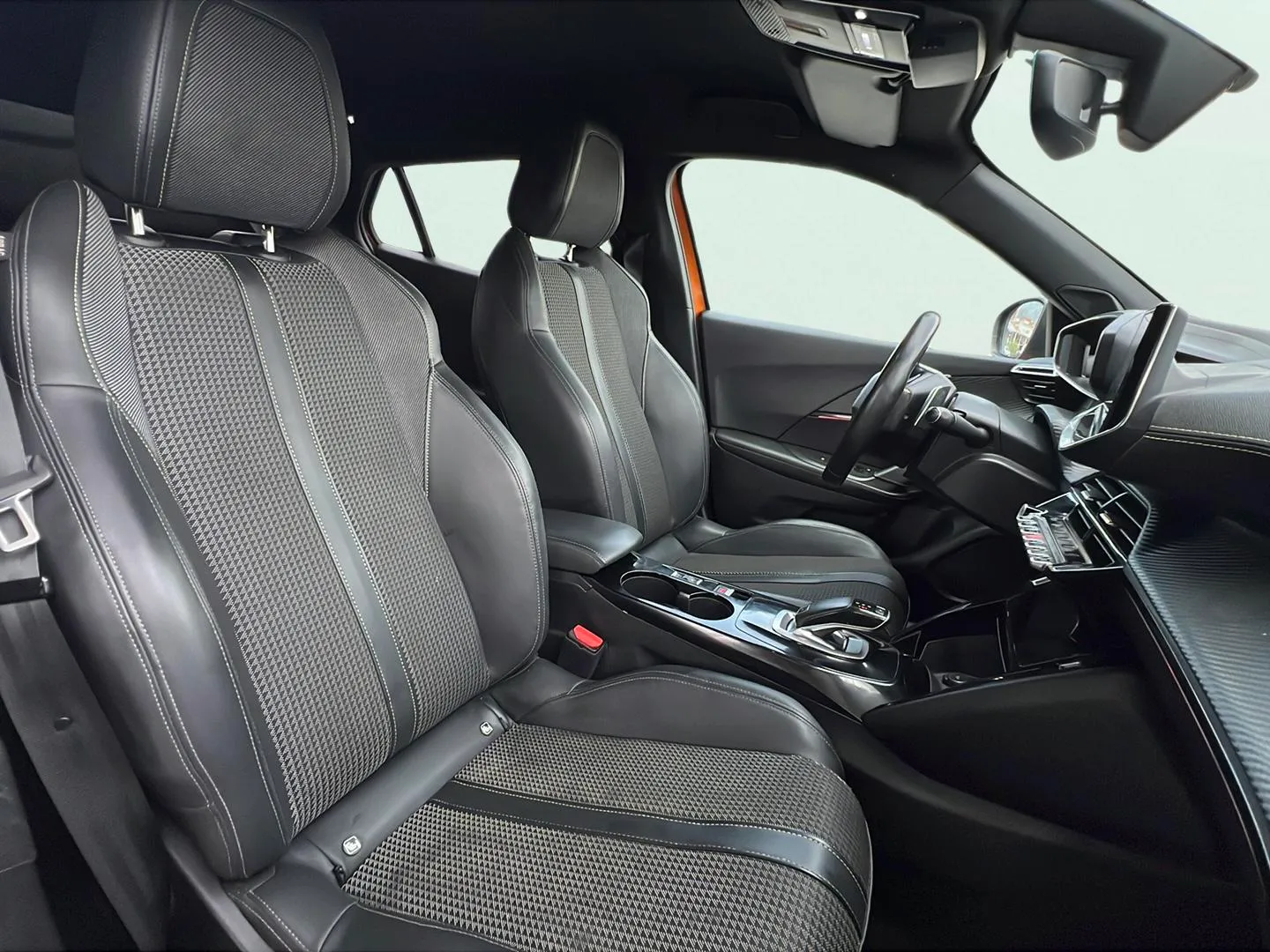 Peugeot 2008 GT Line PureTech 130 EAT8 - foto 15