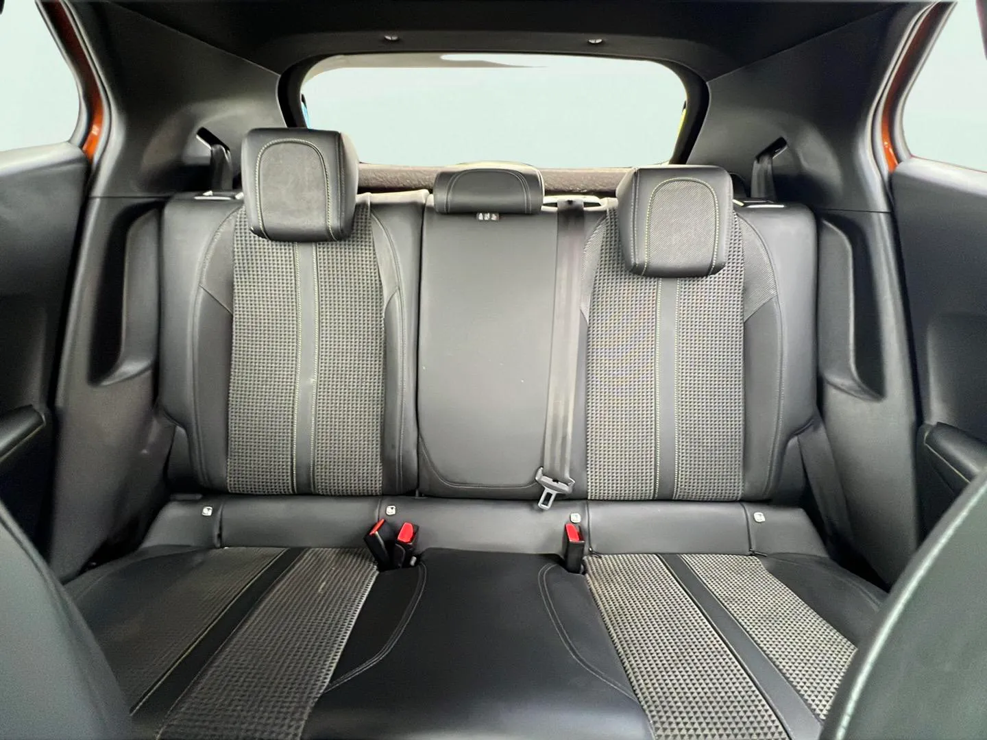 Peugeot 2008 GT Line PureTech 130 EAT8 - foto 13