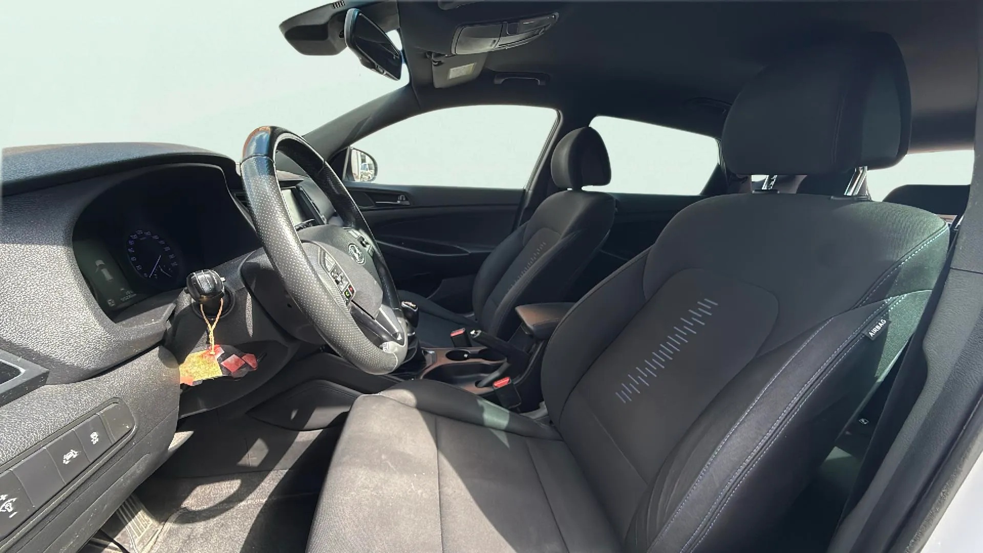 Hyundai Tucson 1.6 CRDi Essence 4x2 - foto 19