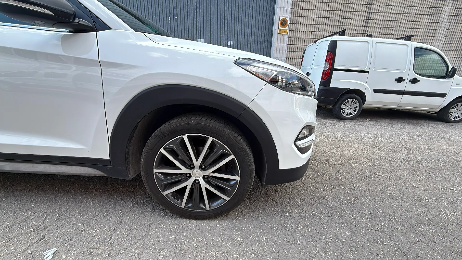 Hyundai Tucson 1.6 CRDi Essence 4x2 - foto 22