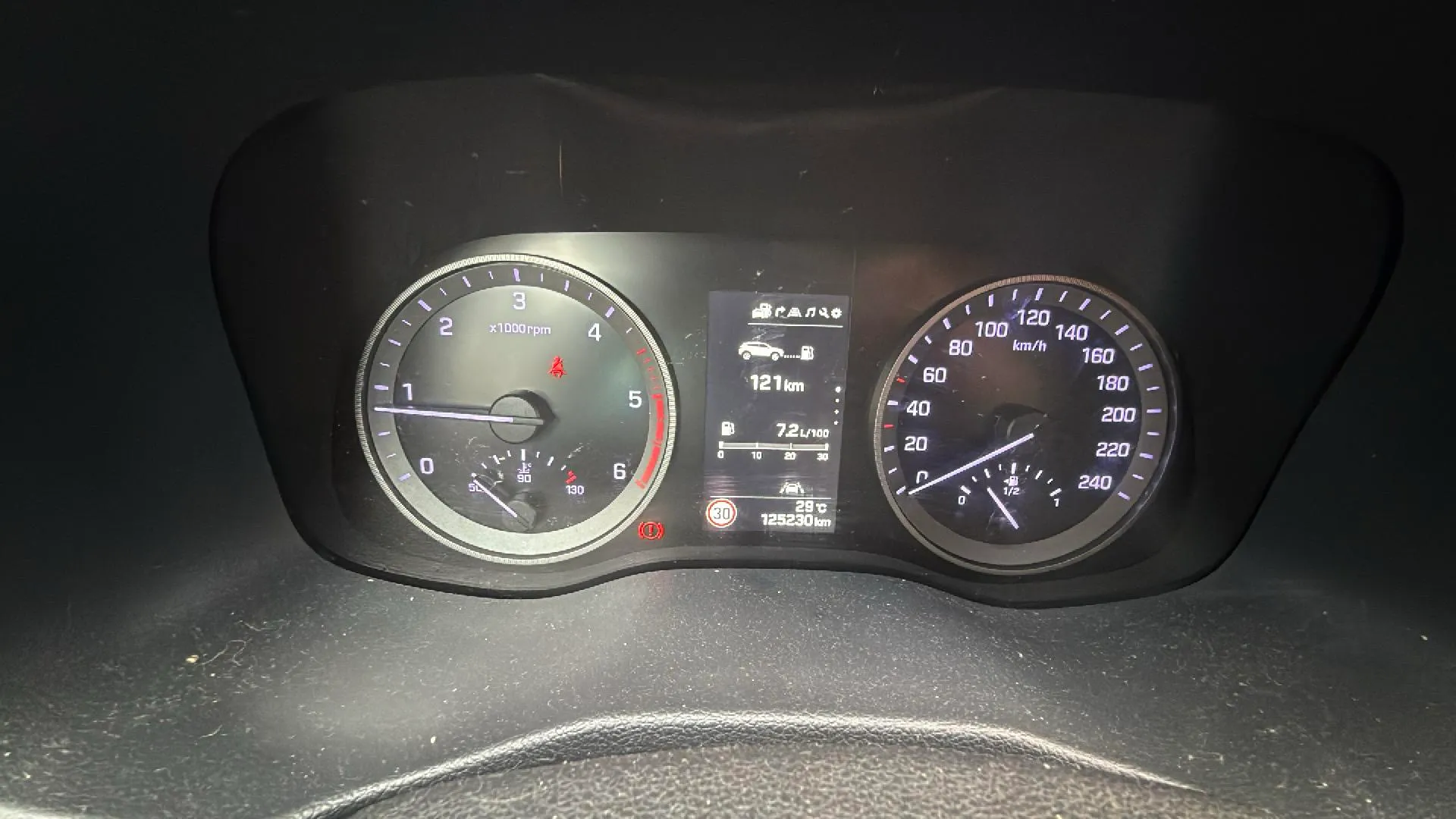 Hyundai Tucson 1.6 CRDi Essence 4x2 - foto 11