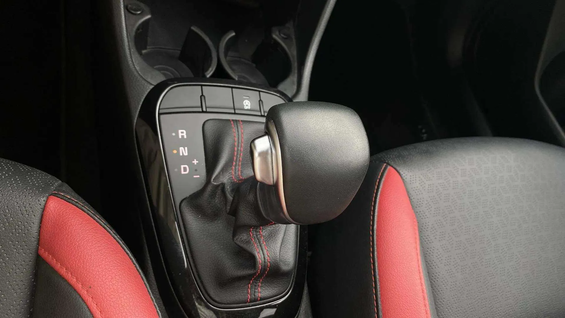 Kia Picanto 1.2 DPi AMT GT Line - foto 19
