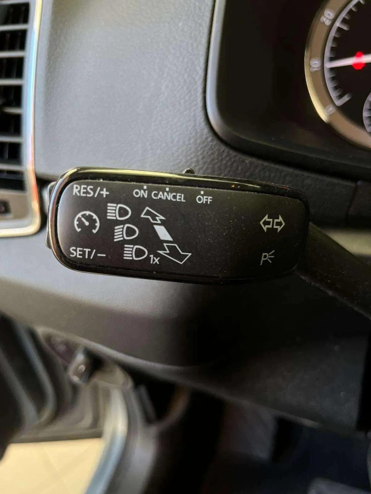 Škoda Karoq 1.0 TSI Ambition - foto 10