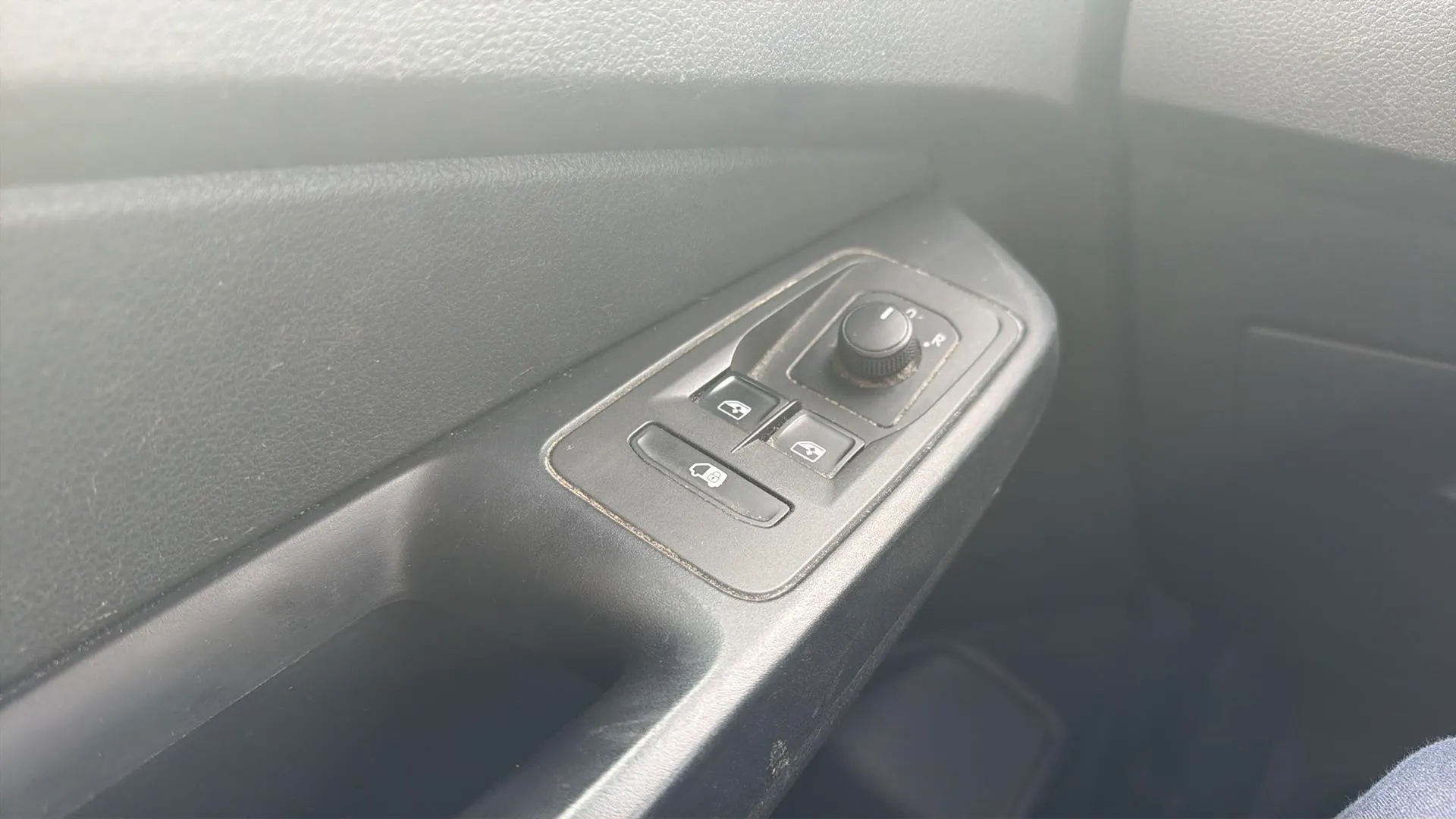 Volkswagen Caddy Cargo 2.0 TDI - foto 12