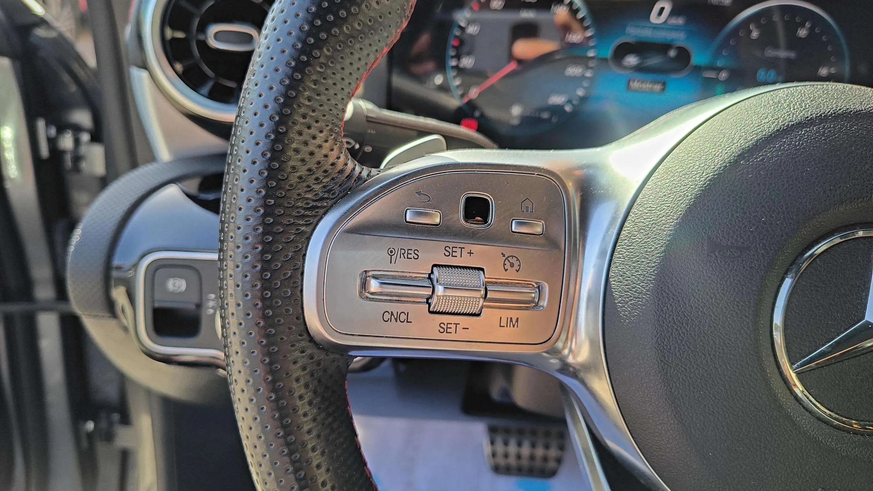 Mercedes-Benz CLA 200 - foto 16