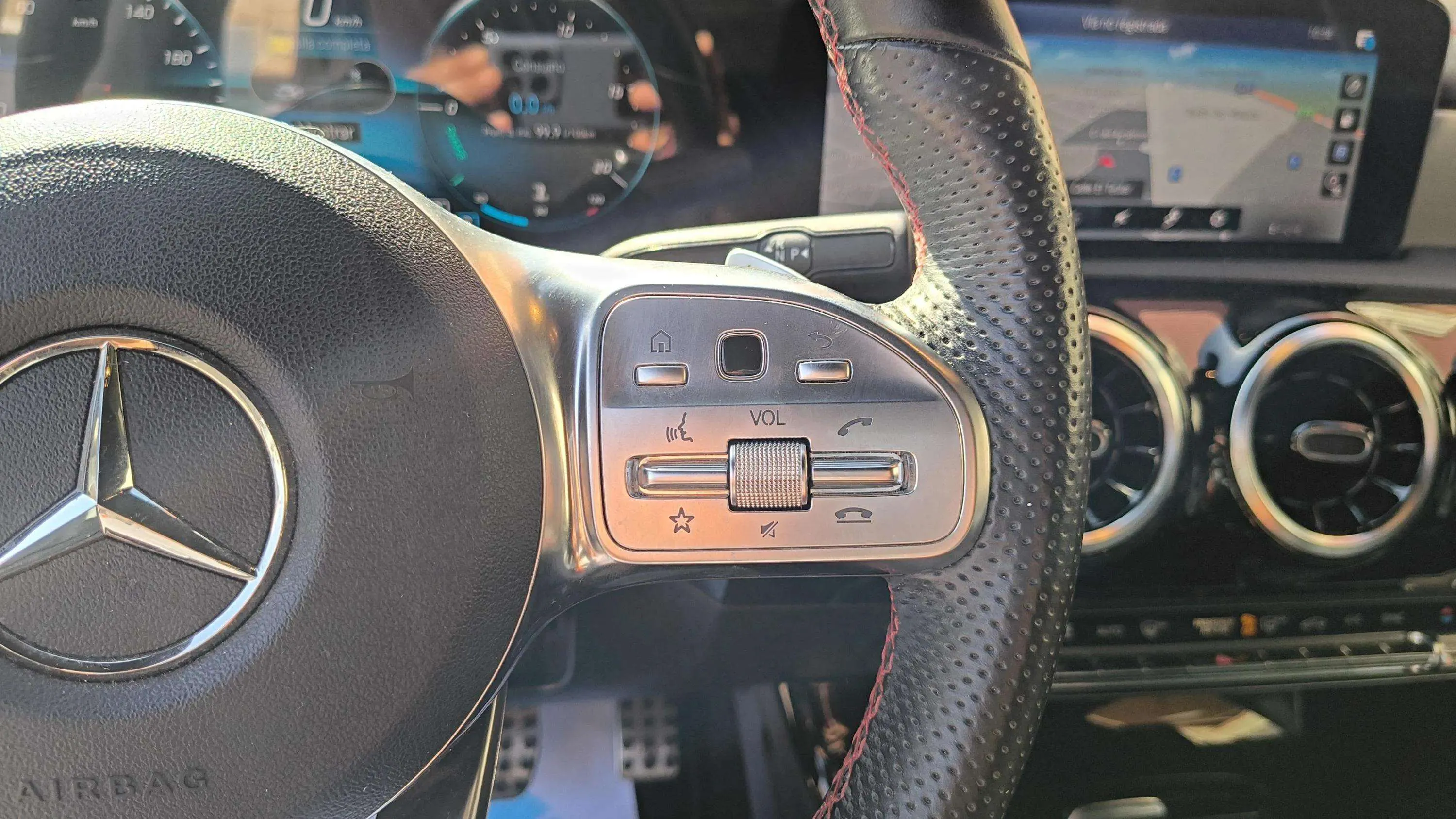 Mercedes-Benz CLA 200 - foto 17