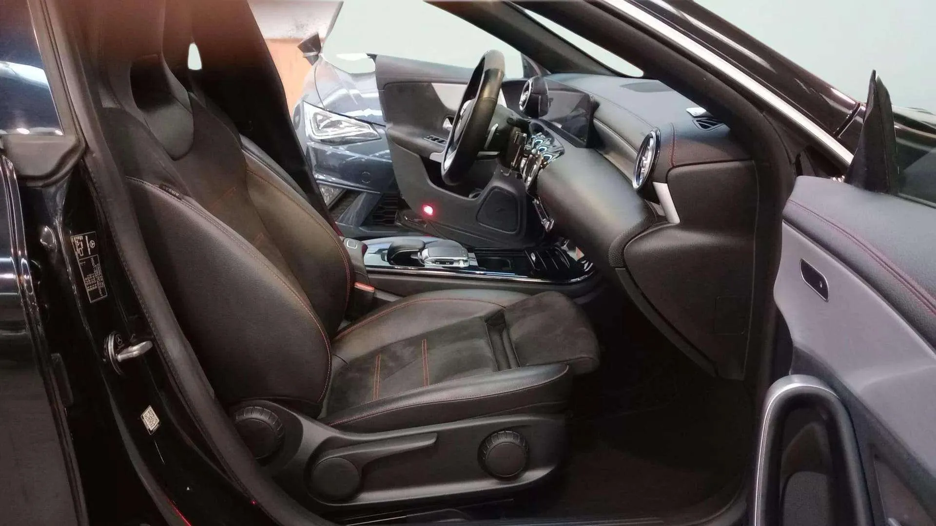 Mercedes-Benz CLA 200 - foto 14