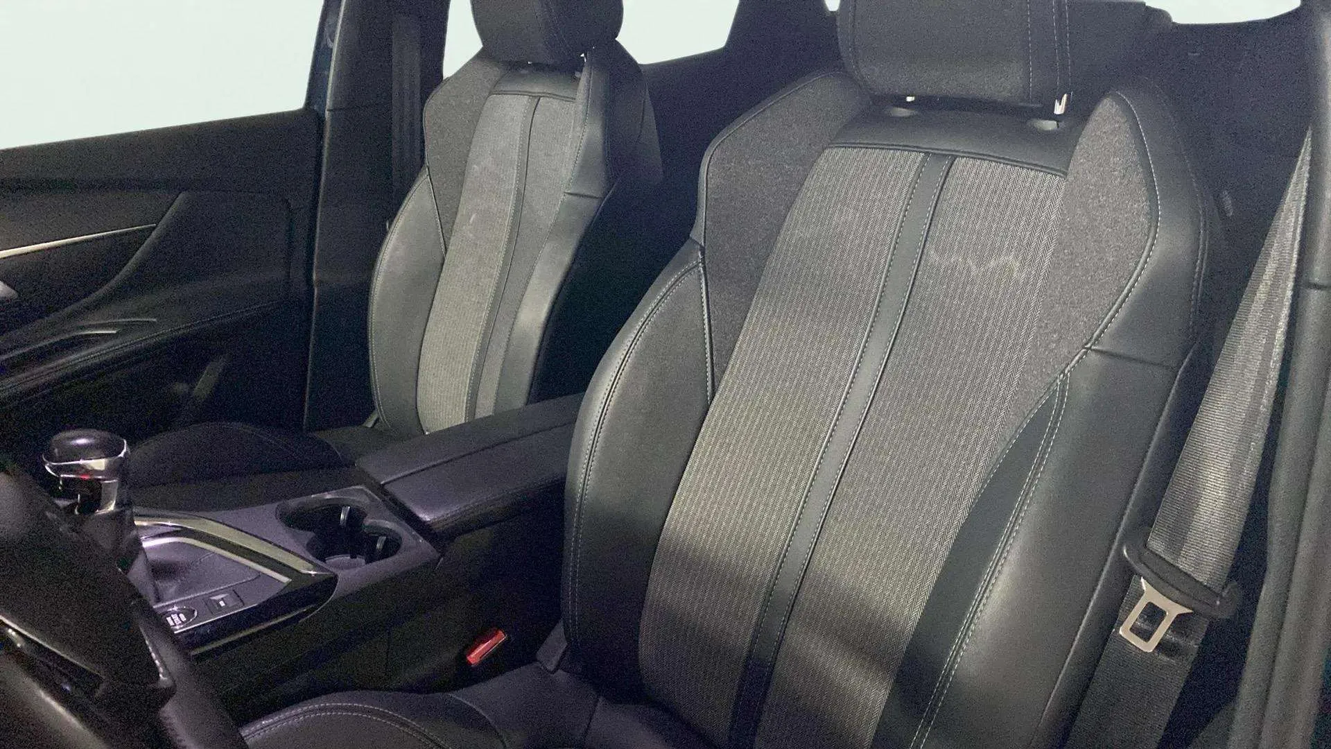 Peugeot 3008 1.2 PureTech Allure Pack - foto 21